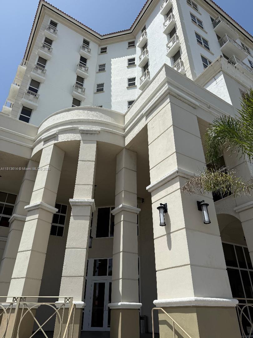 View photos, virtual tours, details... 2030 S Douglas Rd 114
