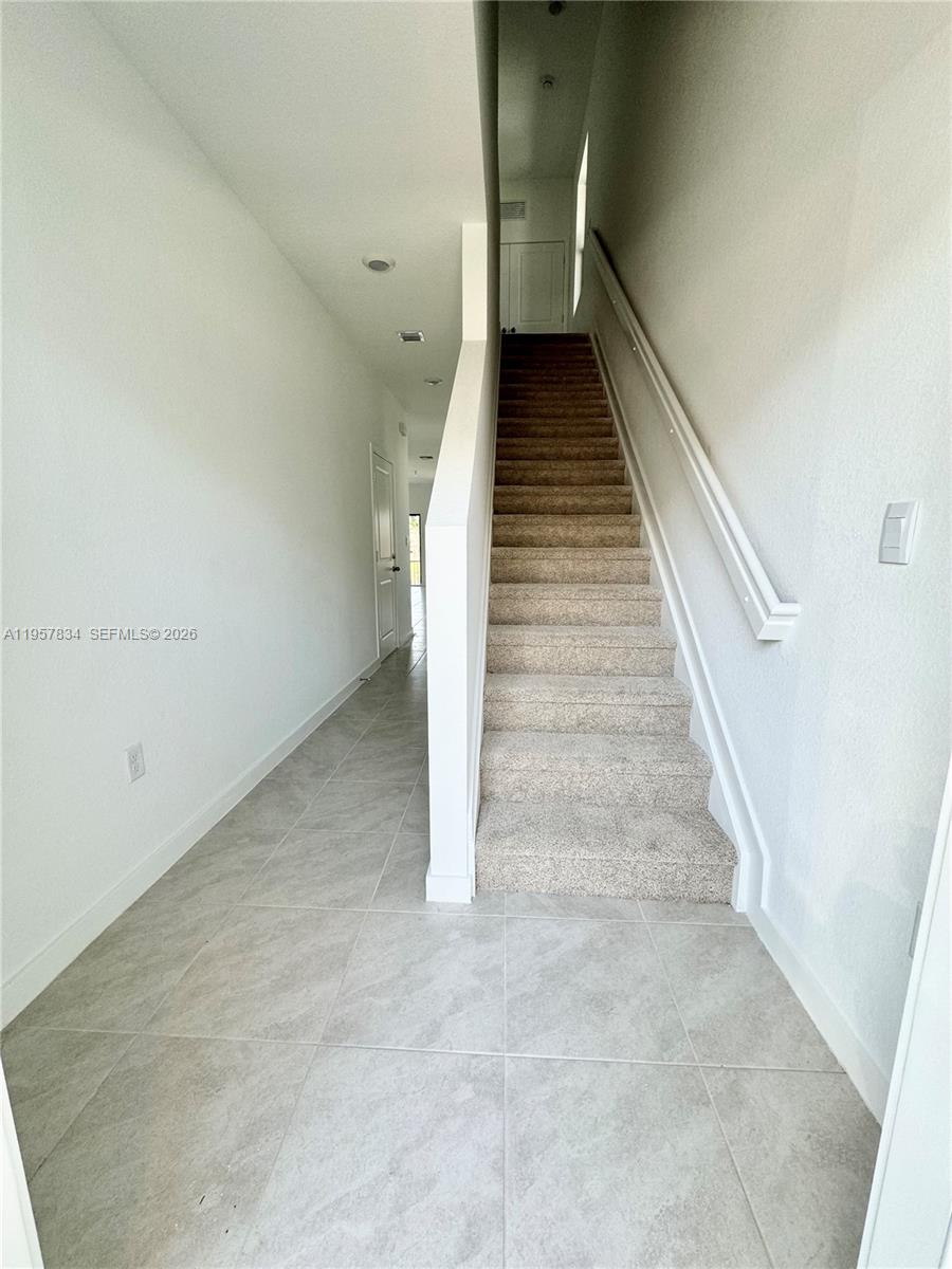 HIGHLAND OAKS - Residential Lease