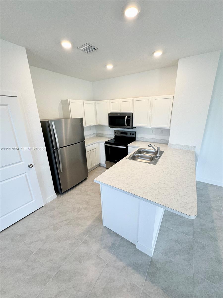 HIGHLAND OAKS - Residential Lease