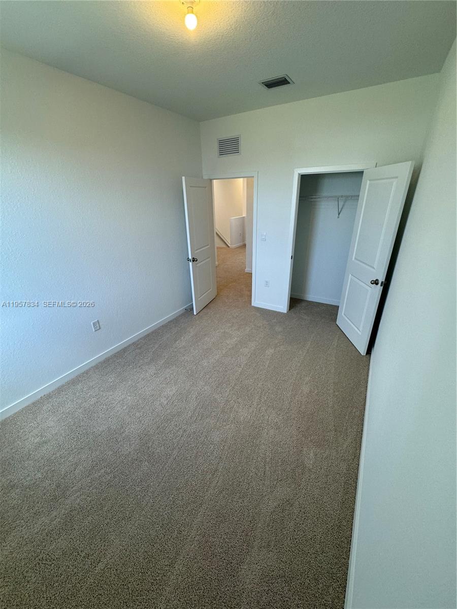 HIGHLAND OAKS - Residential Lease