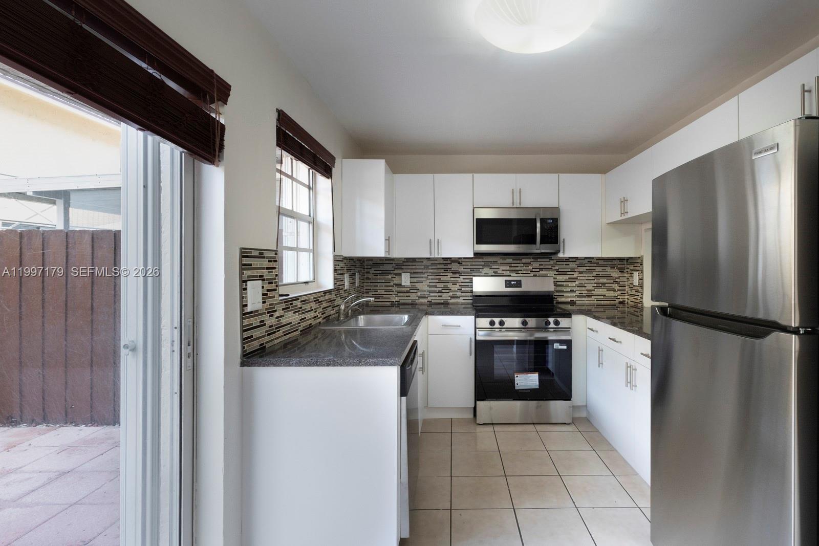 SUNRISE AT SUNSET VIEW CO - Residential Lease