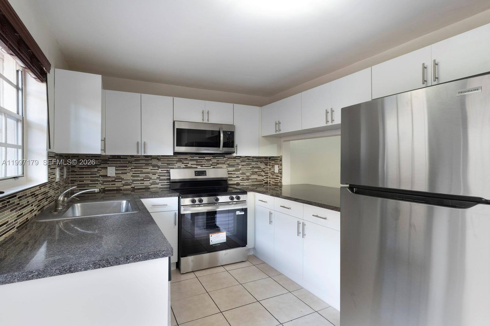 SUNRISE AT SUNSET VIEW CO - Residential Lease