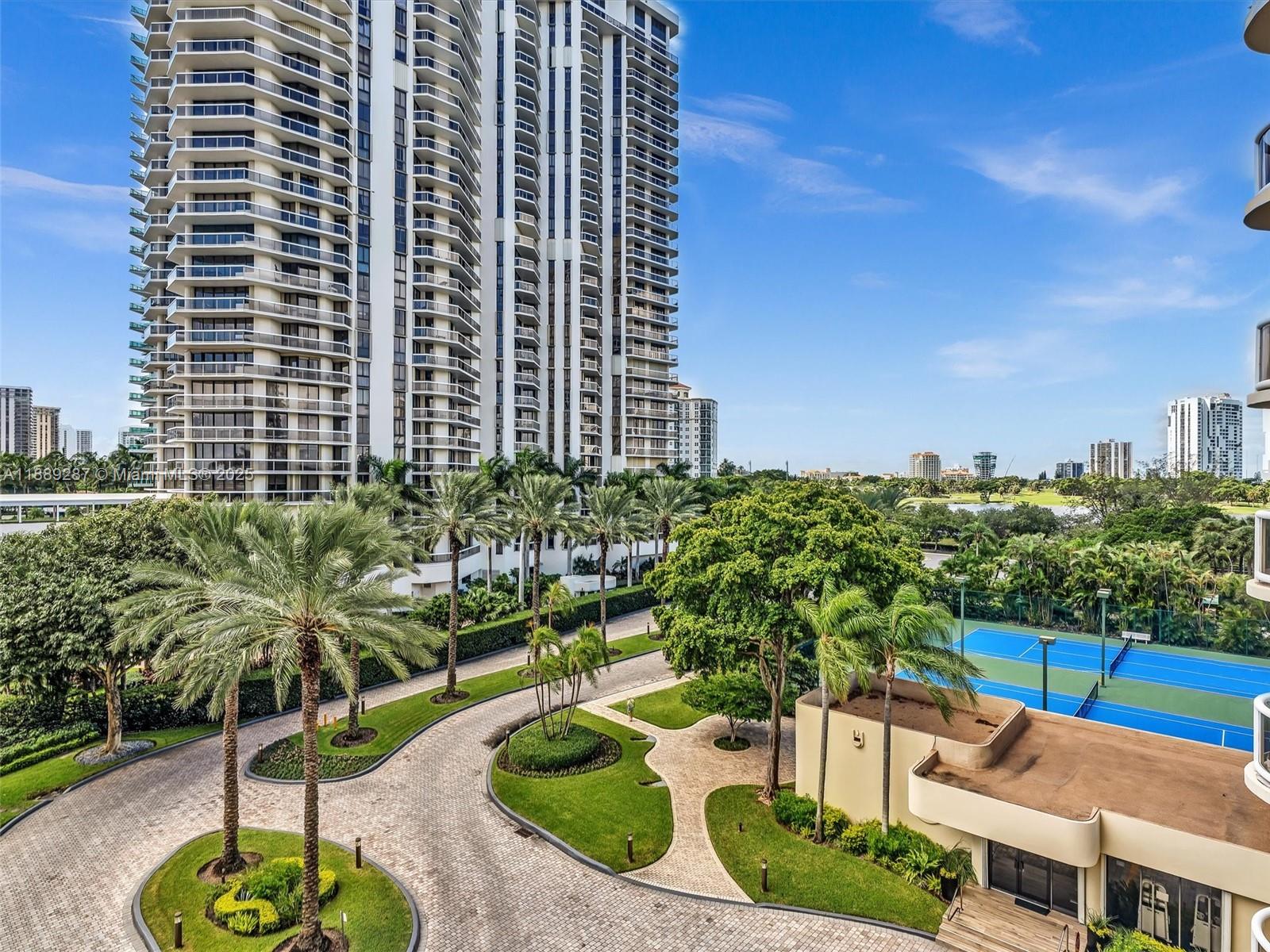 TERRACES NORTH TURNBERRY - Residential