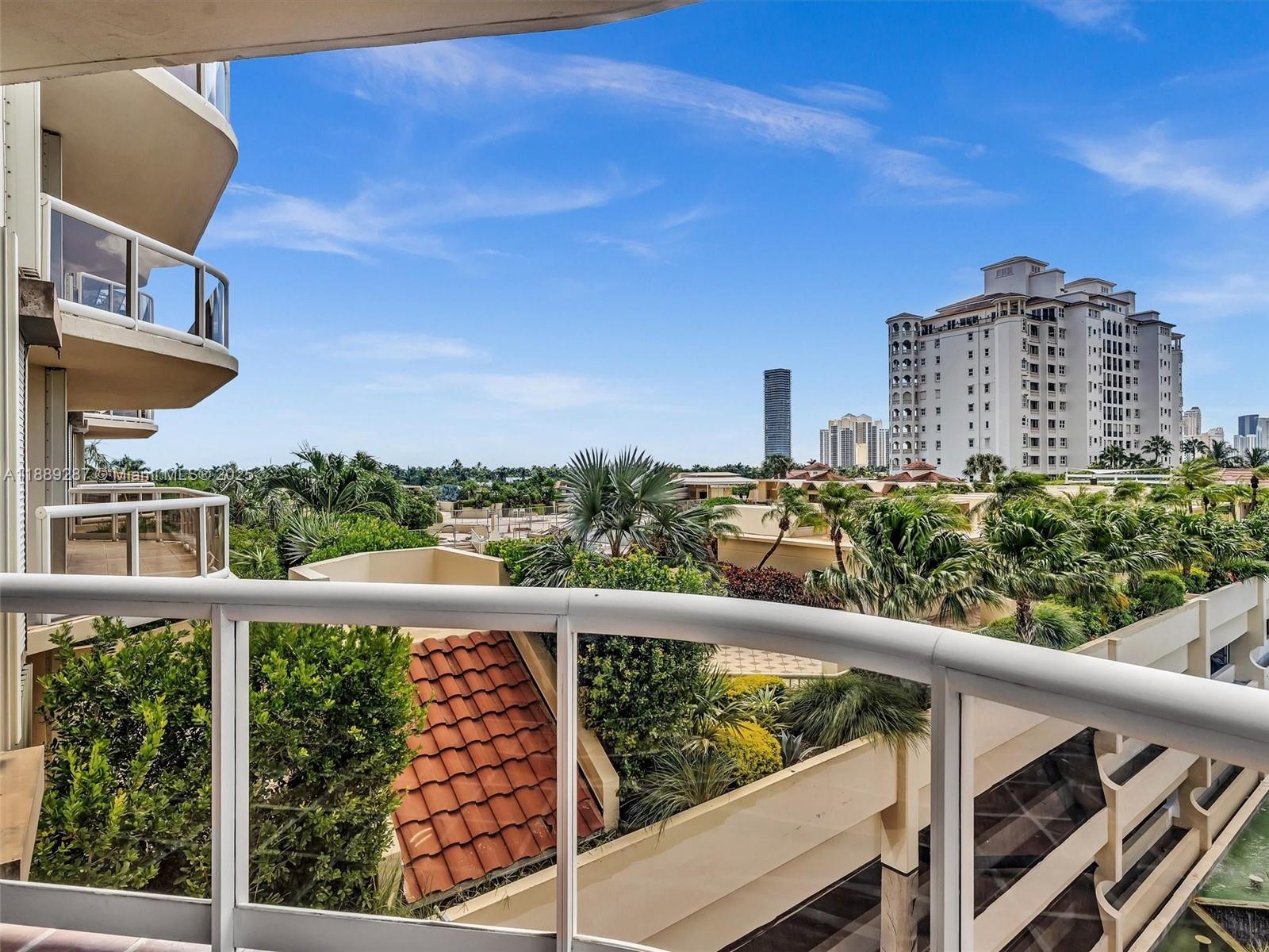 TERRACES NORTH TURNBERRY - Residential