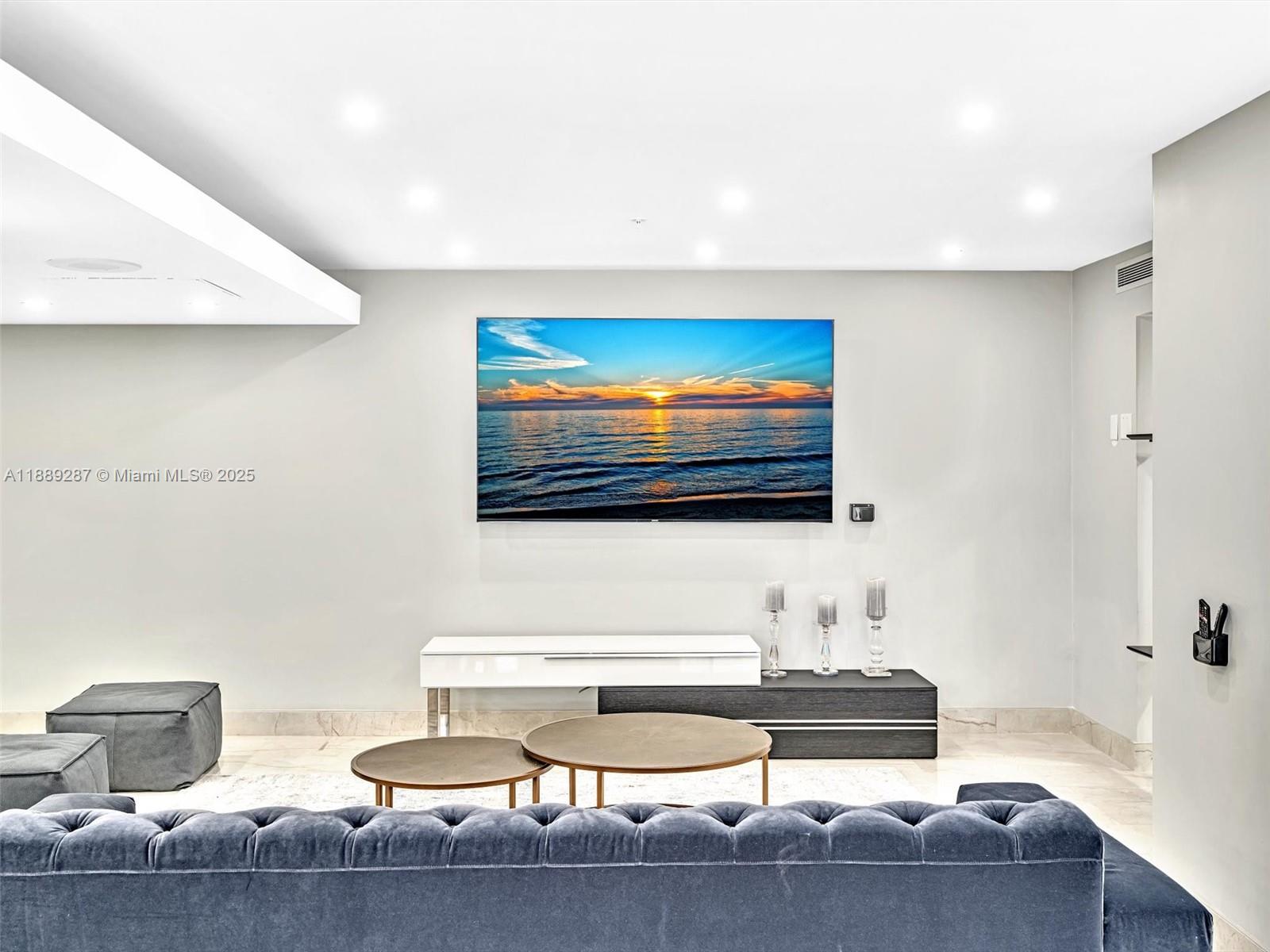 TERRACES NORTH TURNBERRY - Residential