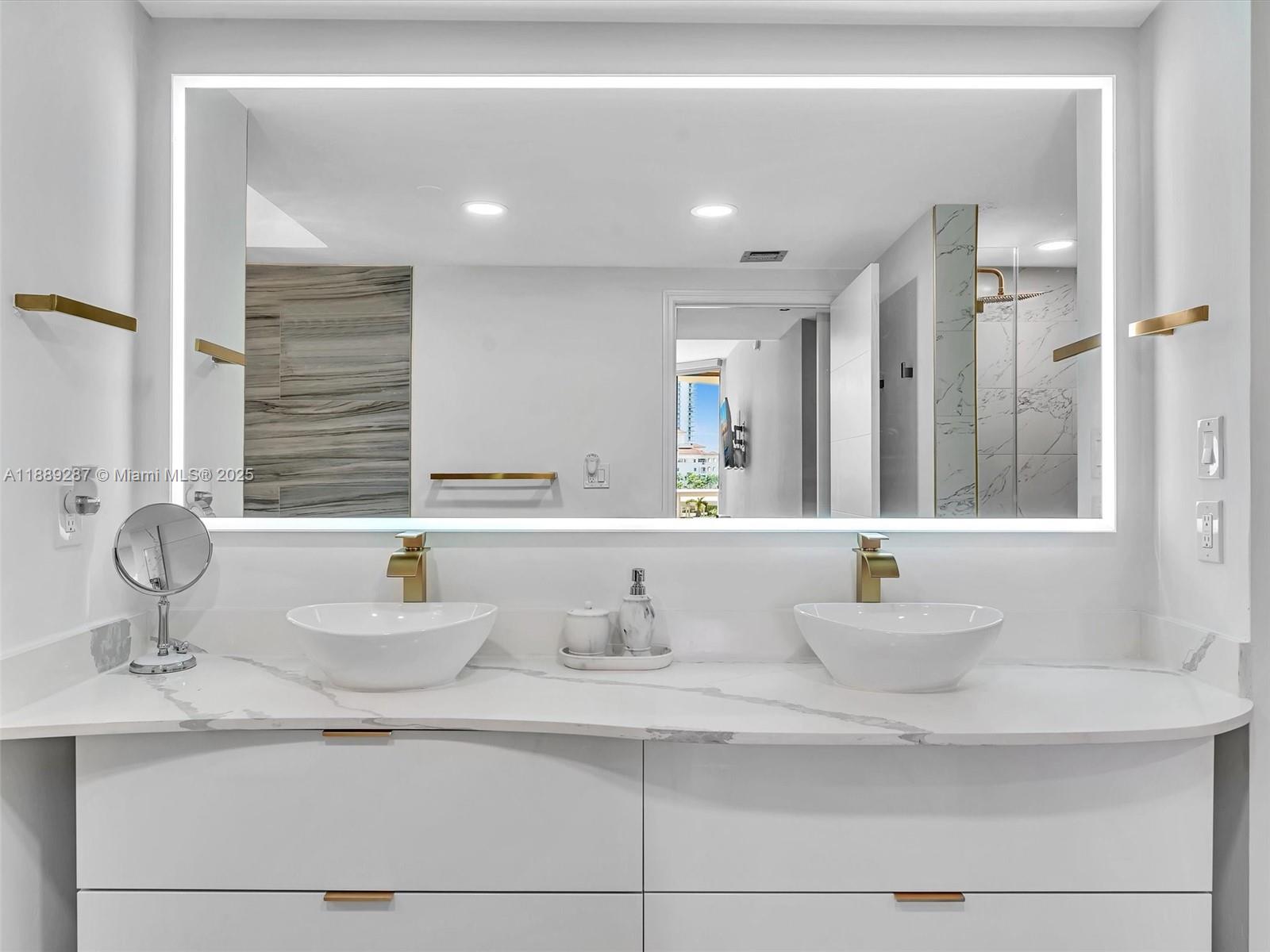 TERRACES NORTH TURNBERRY - Residential