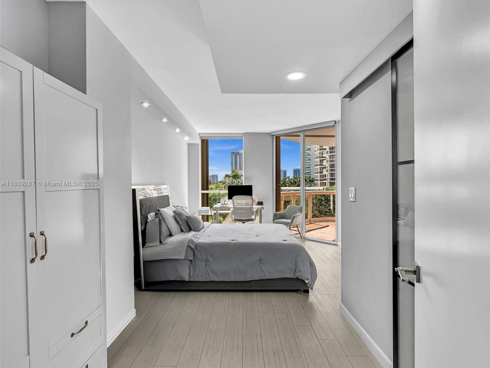 TERRACES NORTH TURNBERRY - Residential