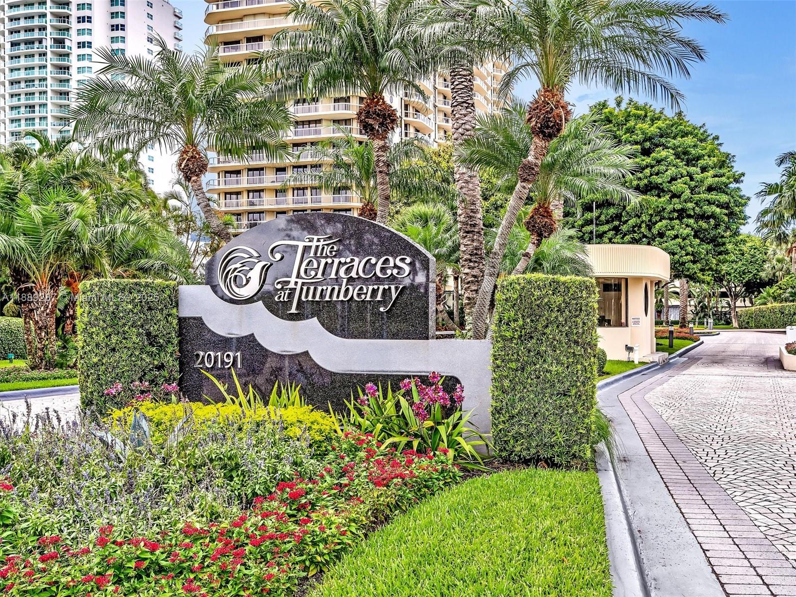 TERRACES NORTH TURNBERRY - Residential