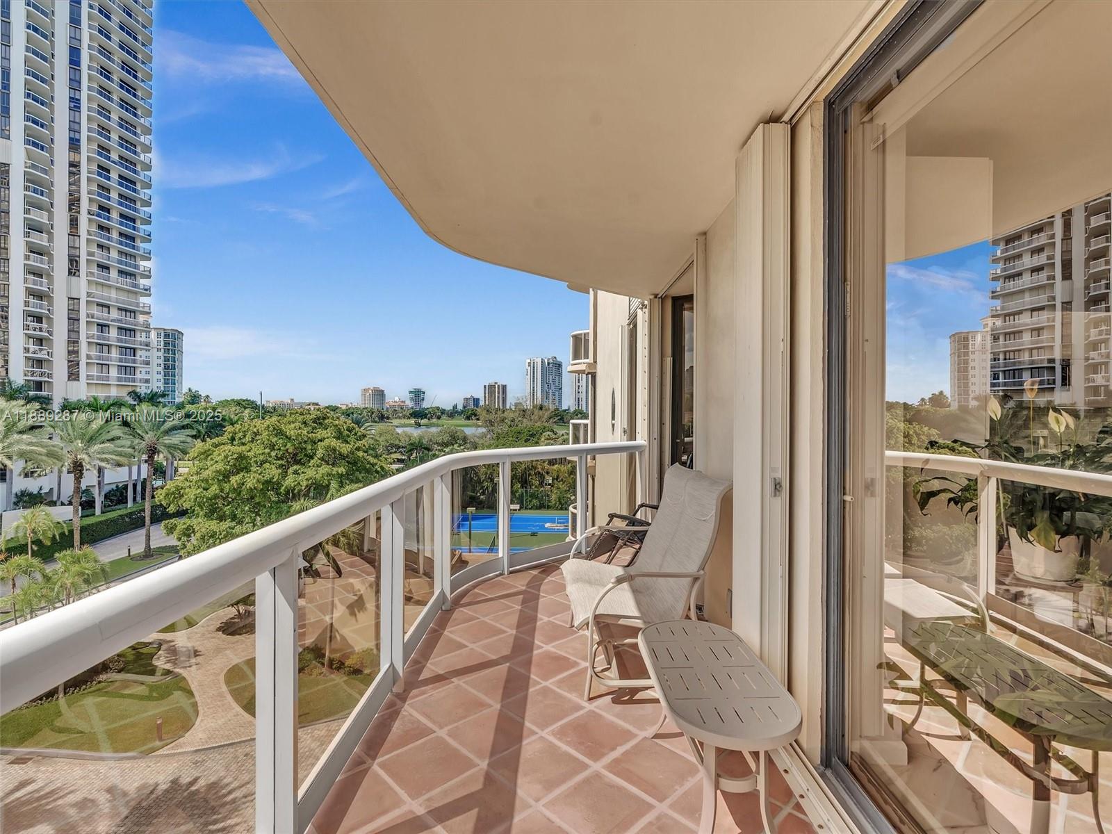 TERRACES NORTH TURNBERRY - Residential