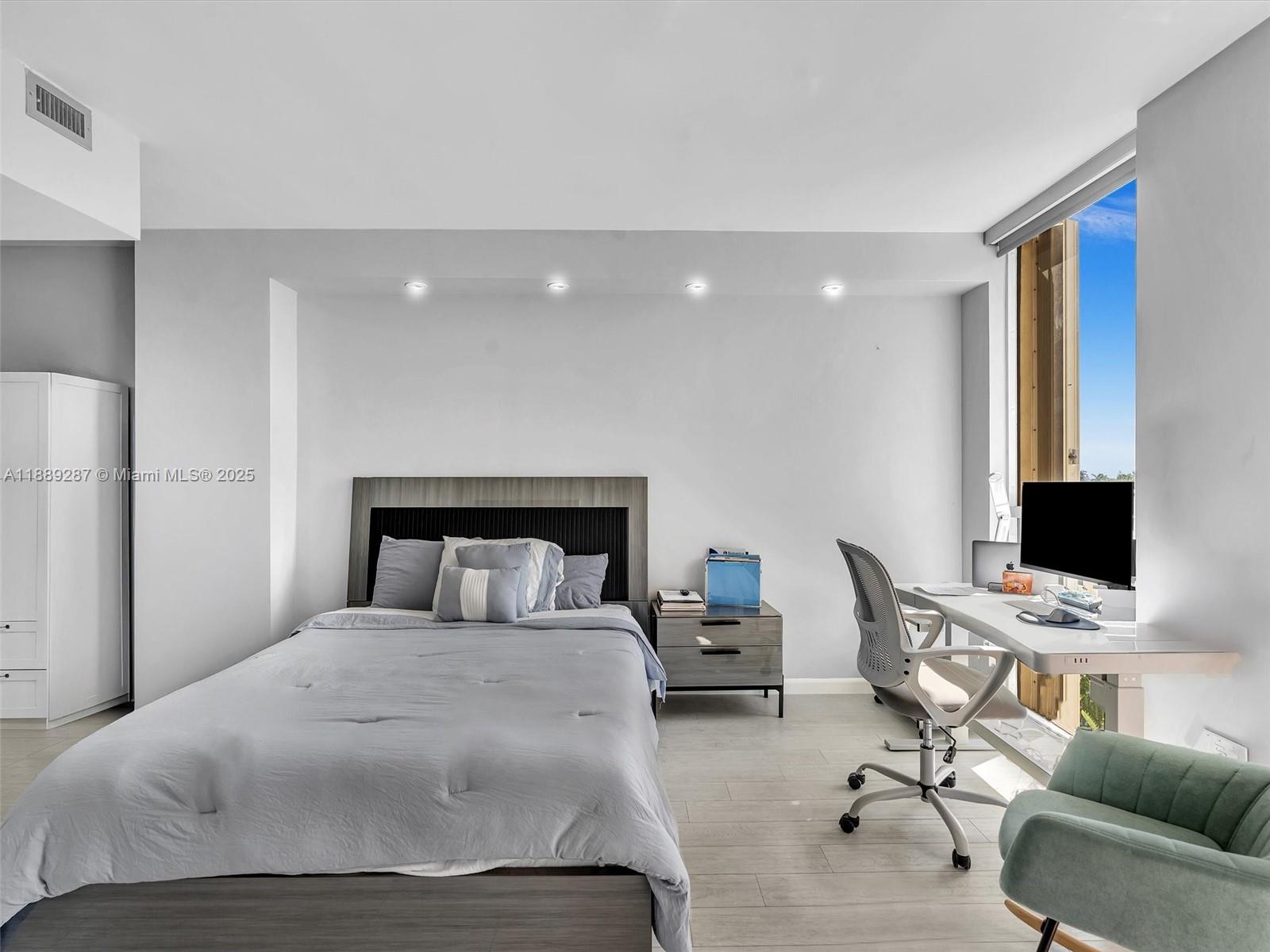 TERRACES NORTH TURNBERRY - Residential