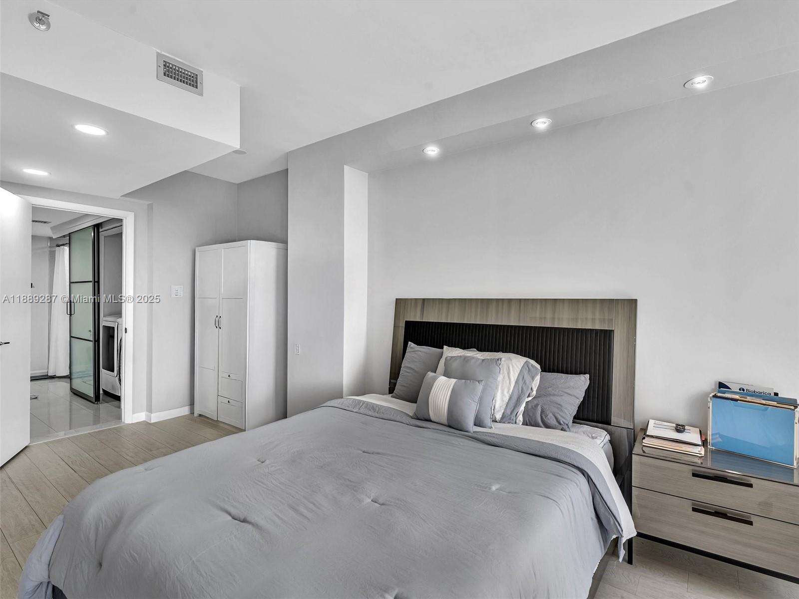 TERRACES NORTH TURNBERRY - Residential