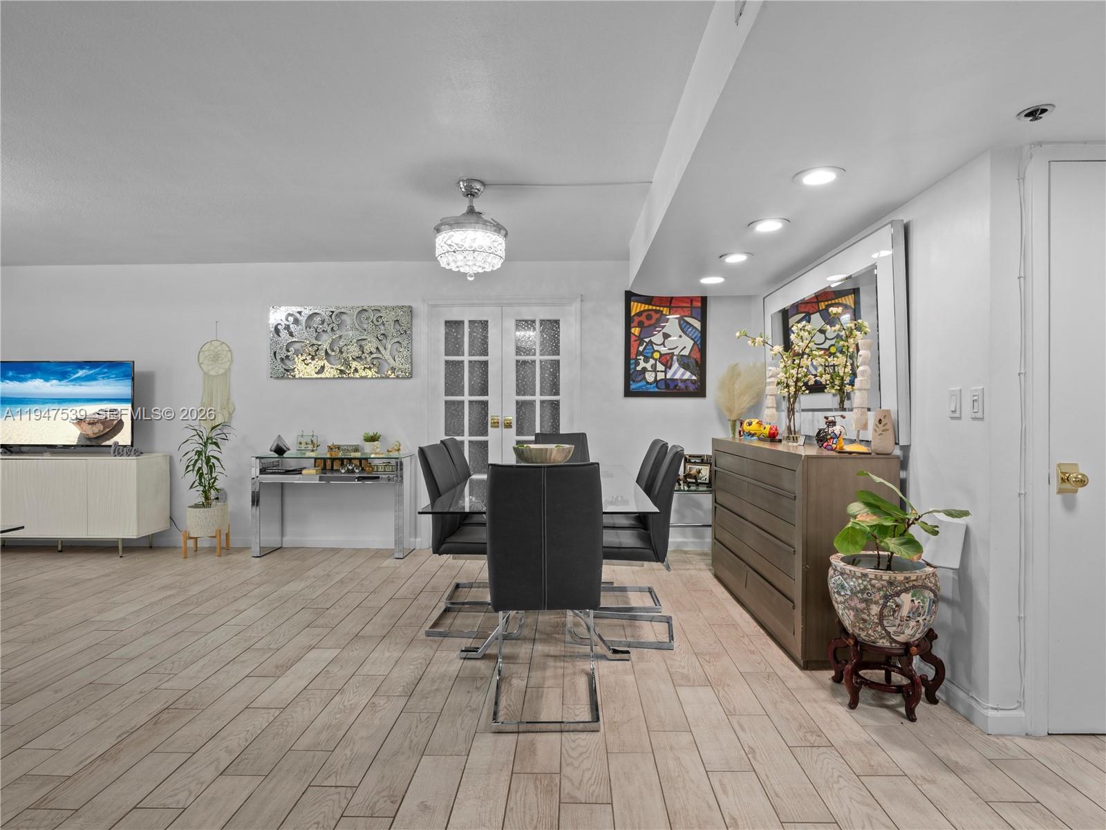 CEDAR GLENN CONDO APTS EA - Residential