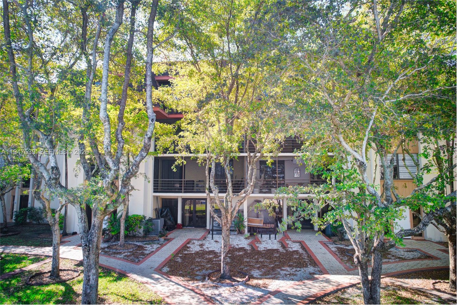 CEDAR GLENN CONDO APTS EA - Residential