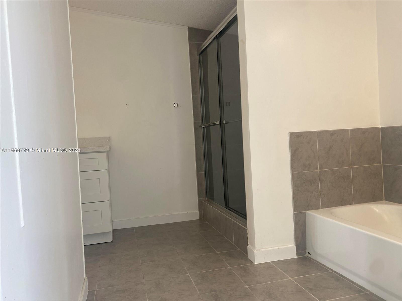 GATEWAY ESTATES PARK COND - Residential