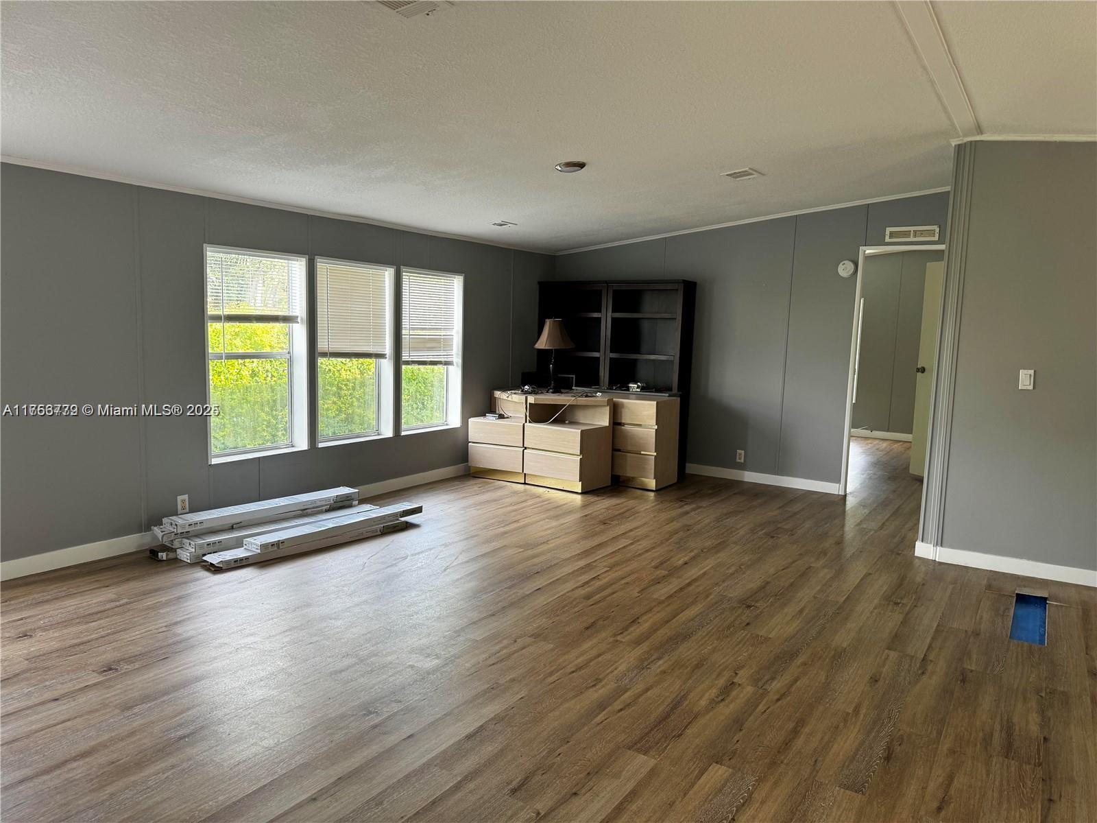 GATEWAY ESTATES PARK COND - Residential