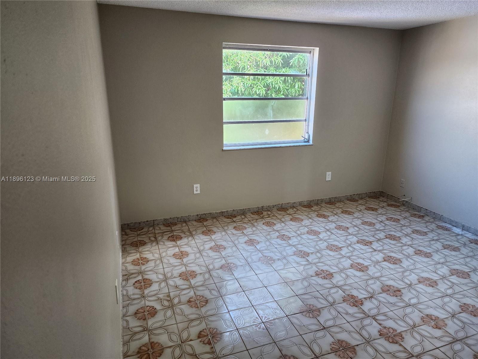 TOWN OF HIALEAH 1ST AMD - Residential Lease