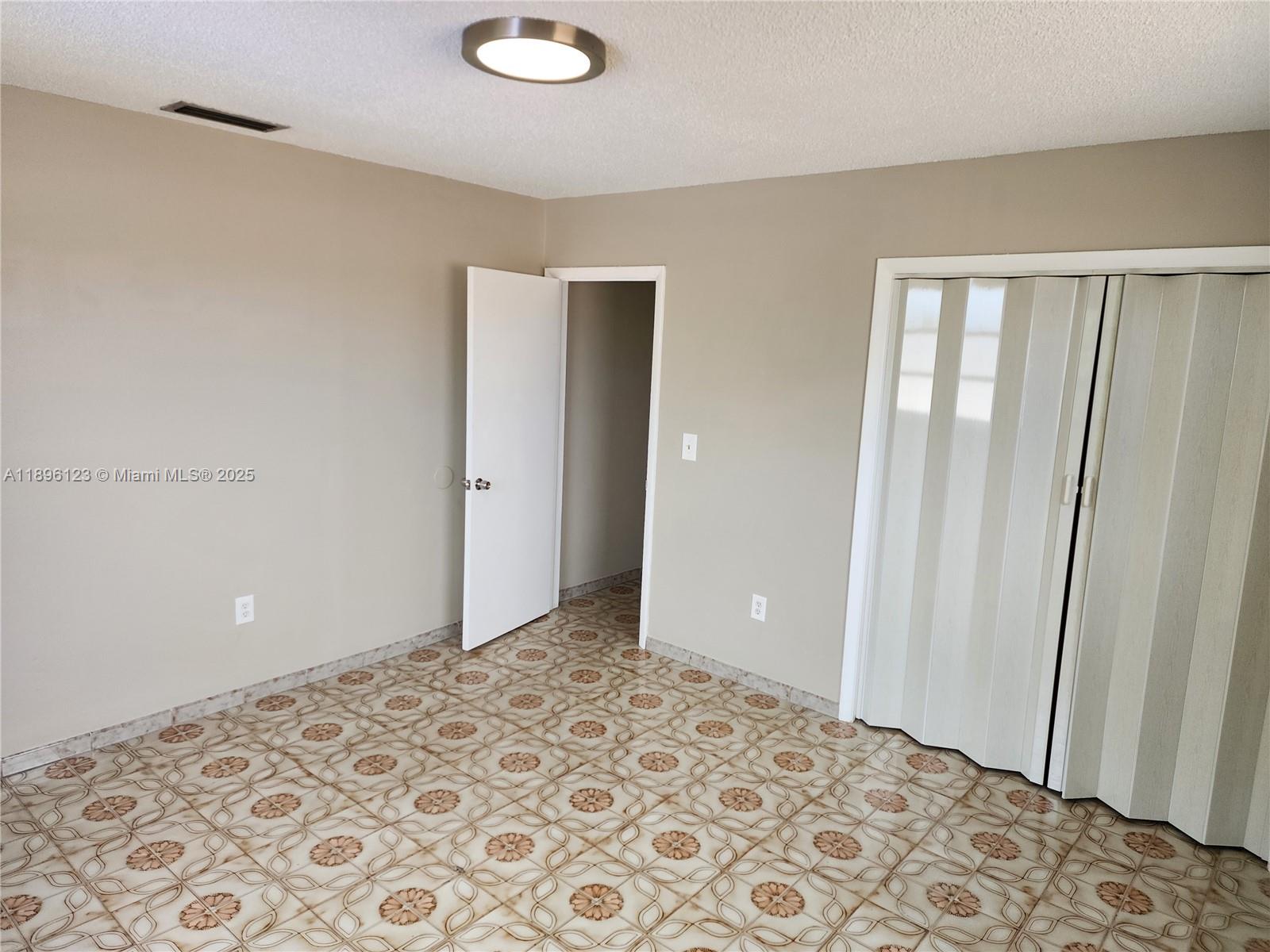 TOWN OF HIALEAH 1ST AMD - Residential Lease