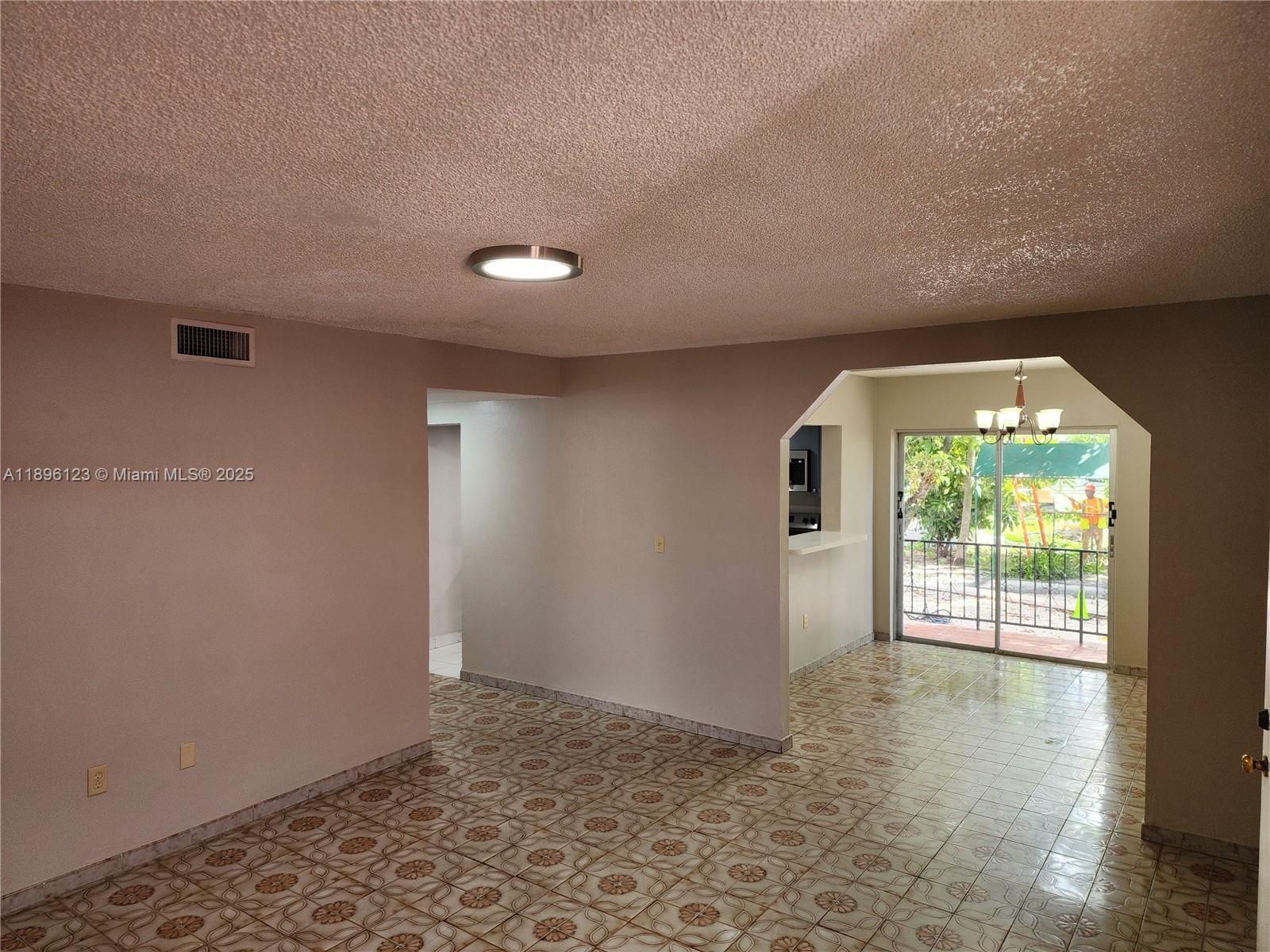 TOWN OF HIALEAH 1ST AMD - Residential Lease