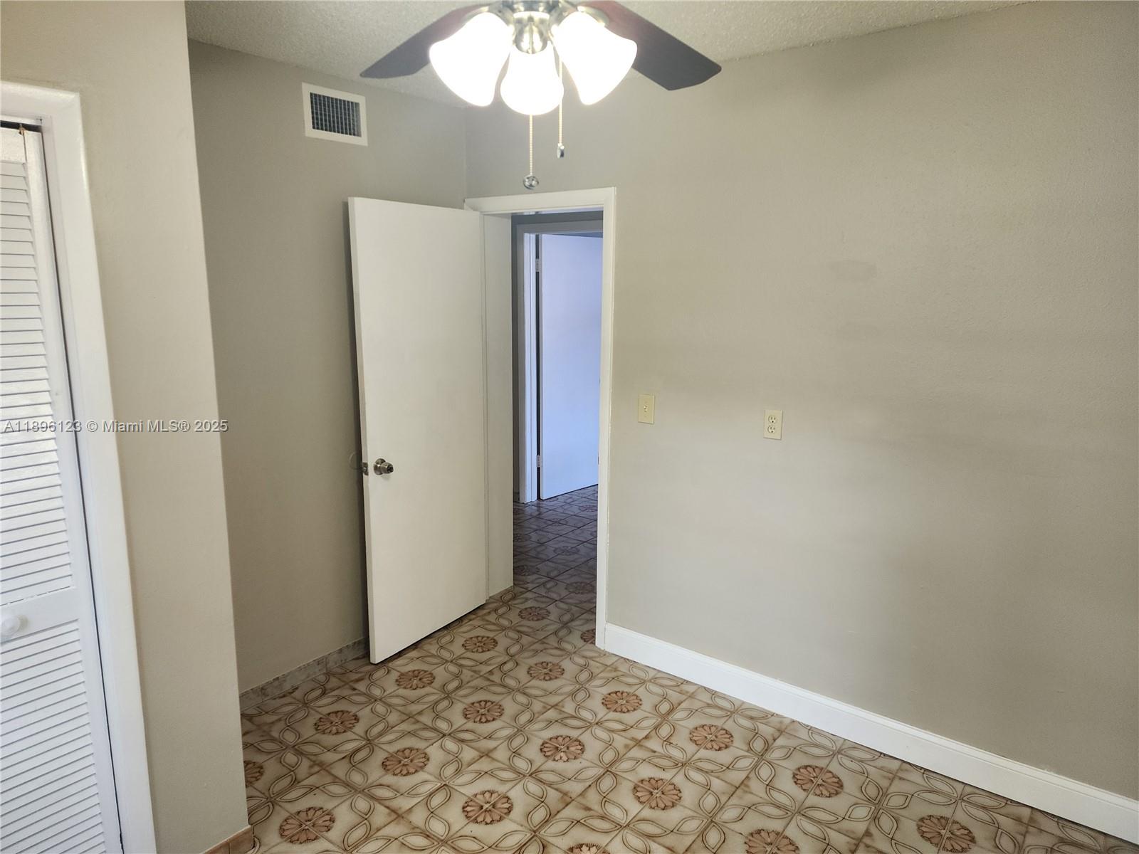 TOWN OF HIALEAH 1ST AMD - Residential Lease