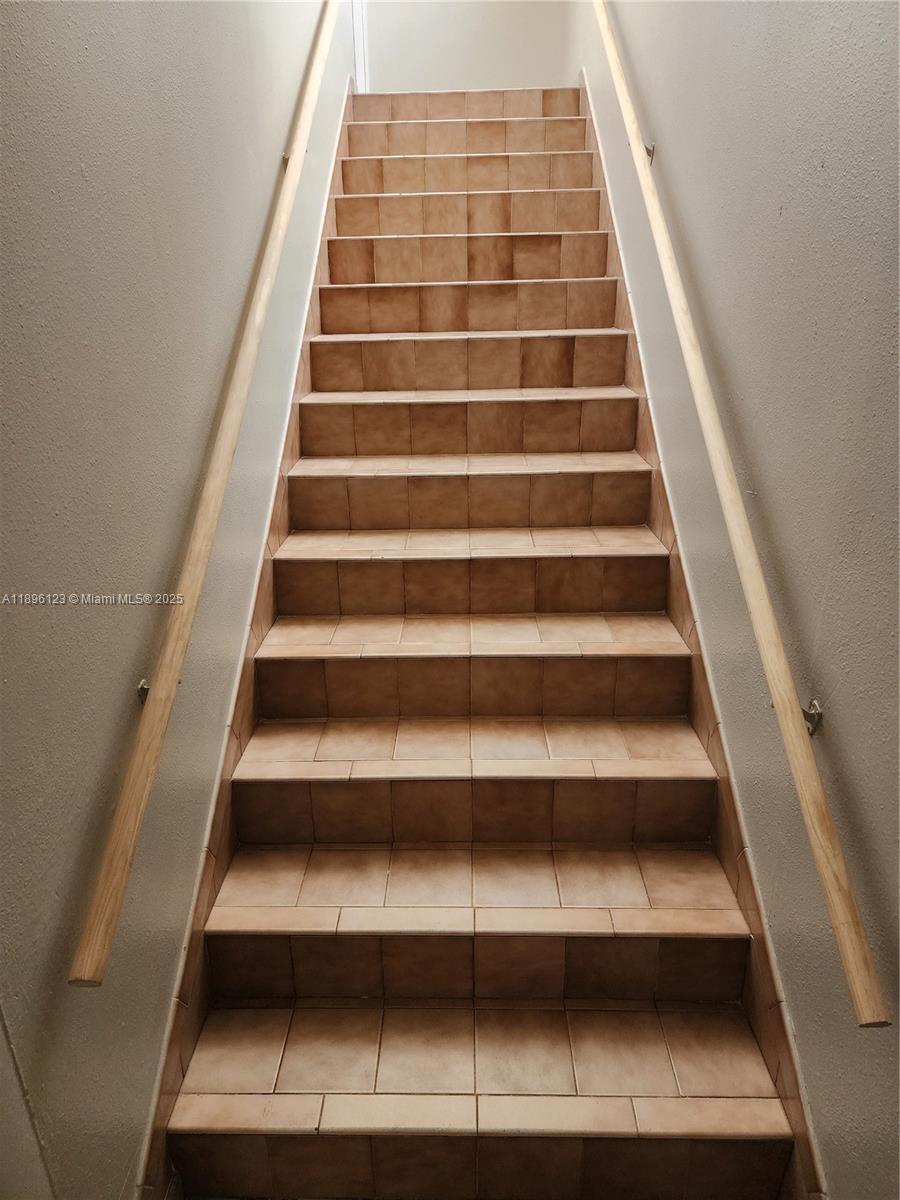 TOWN OF HIALEAH 1ST AMD - Residential Lease