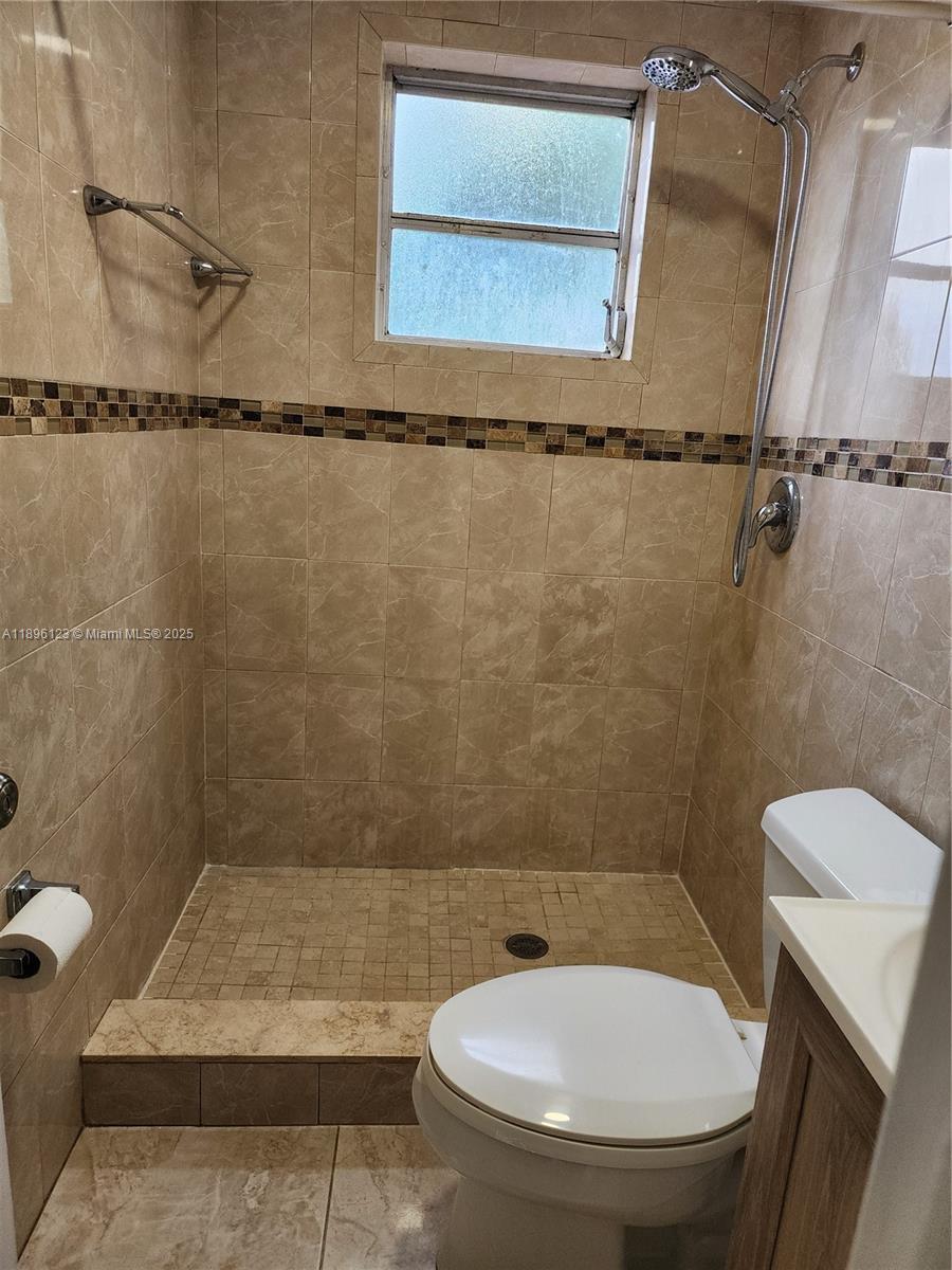 TOWN OF HIALEAH 1ST AMD - Residential Lease