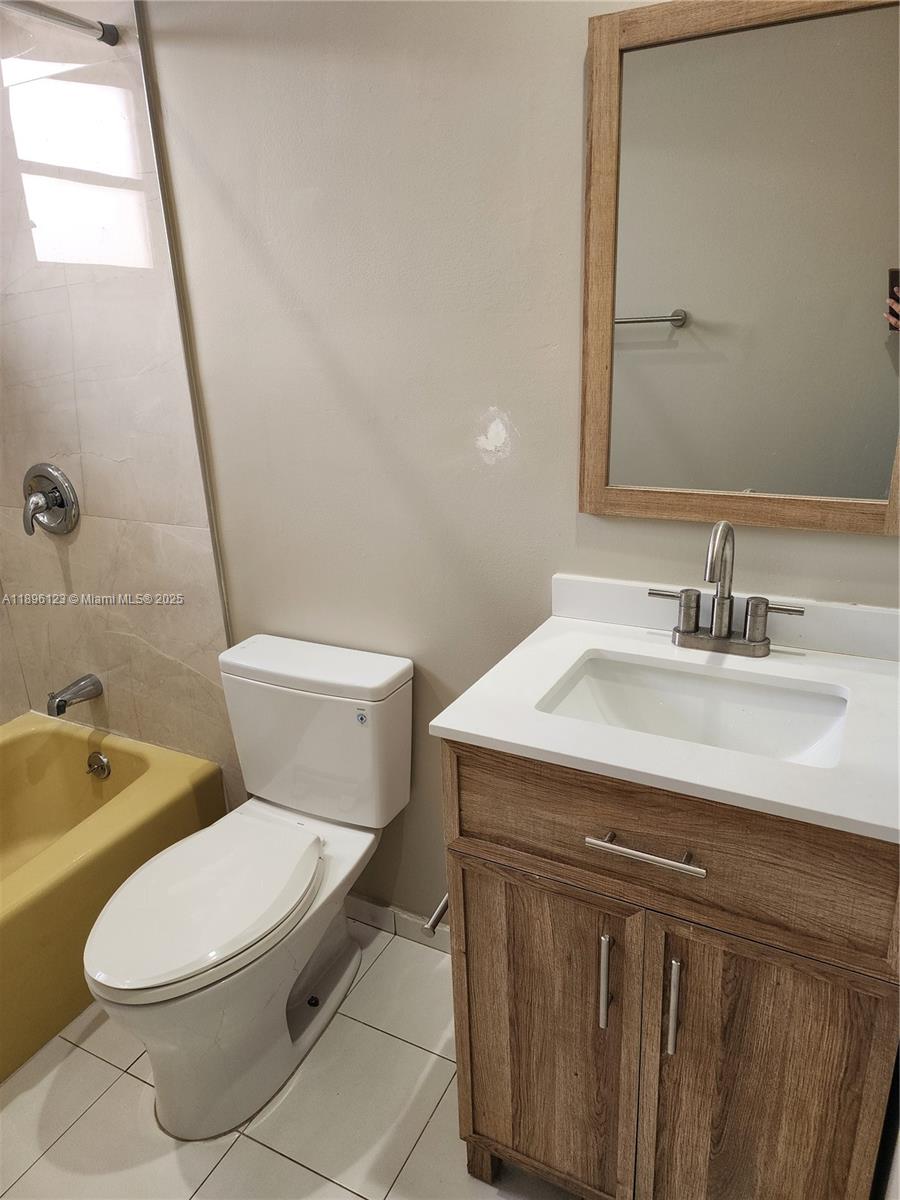 TOWN OF HIALEAH 1ST AMD - Residential Lease