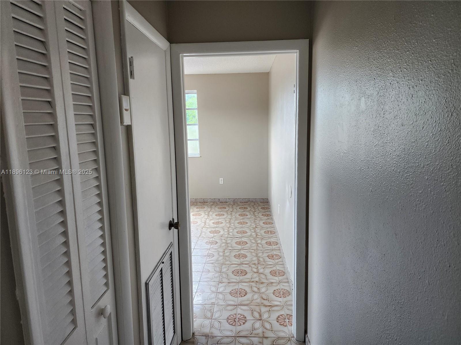 TOWN OF HIALEAH 1ST AMD - Residential Lease