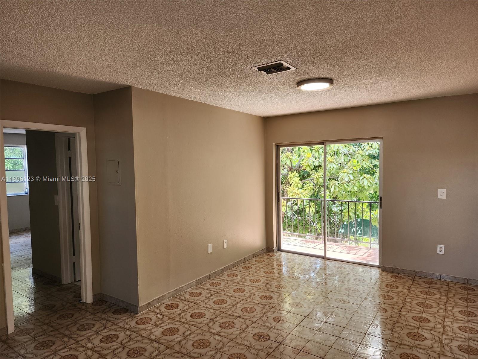 TOWN OF HIALEAH 1ST AMD - Residential Lease