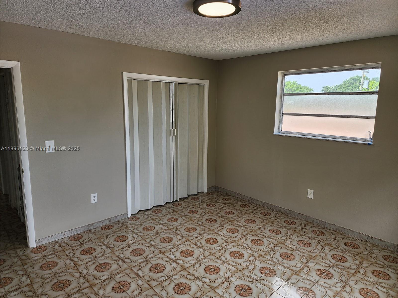 TOWN OF HIALEAH 1ST AMD - Residential Lease