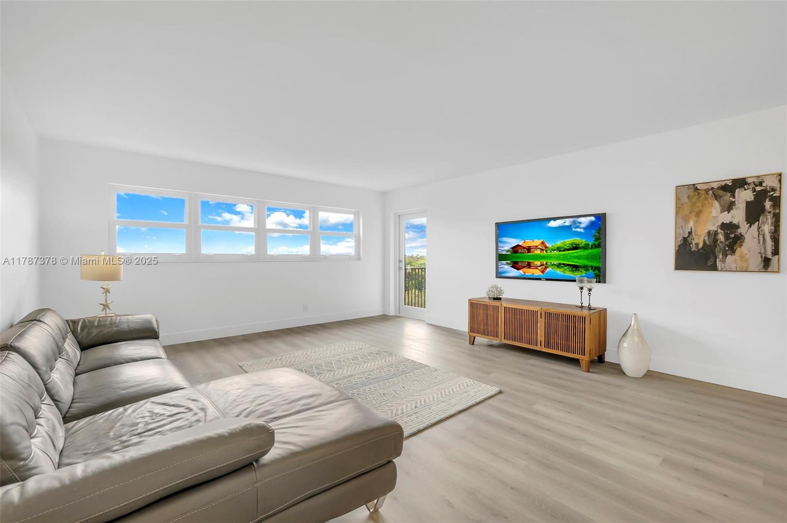 3200 Port Royale Dr N 704