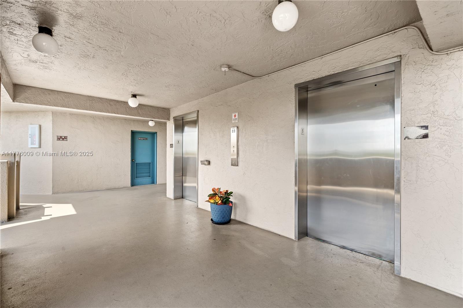 COLONY POINT 6 CONDO - Residential