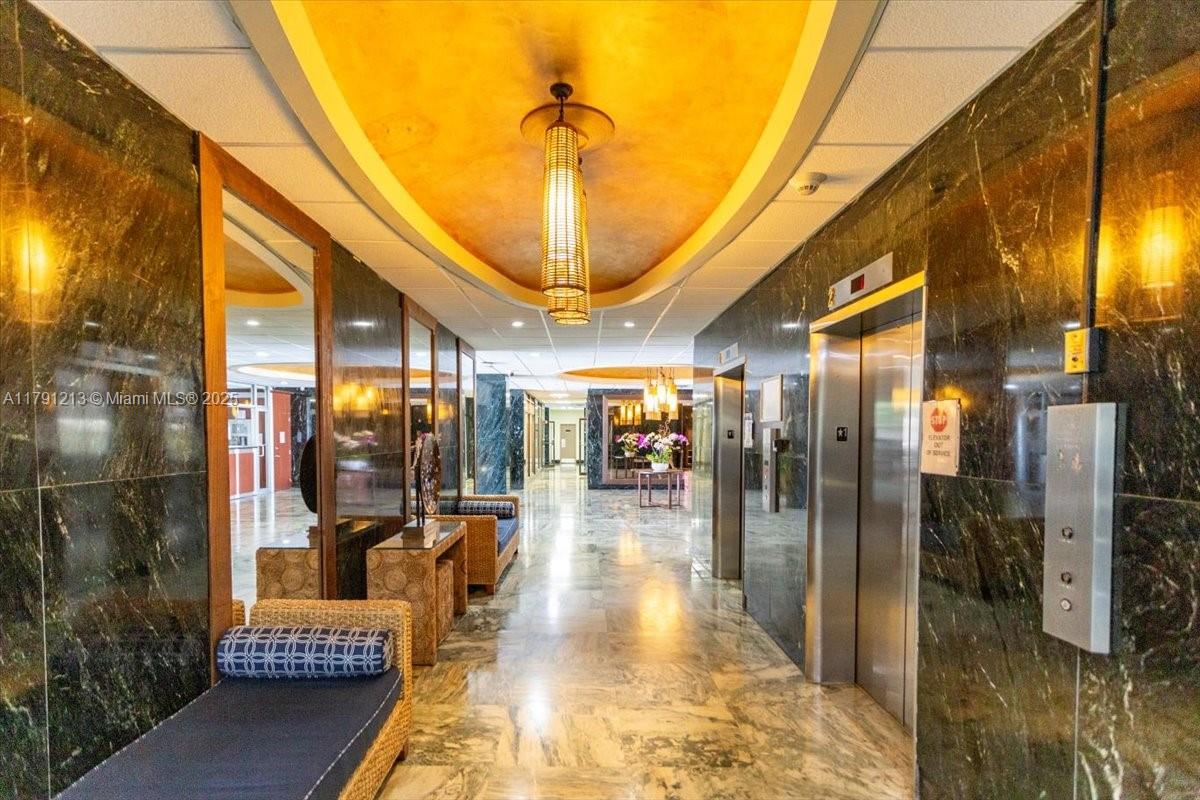 ARLEN HOUSE WEST CONDO - Residential