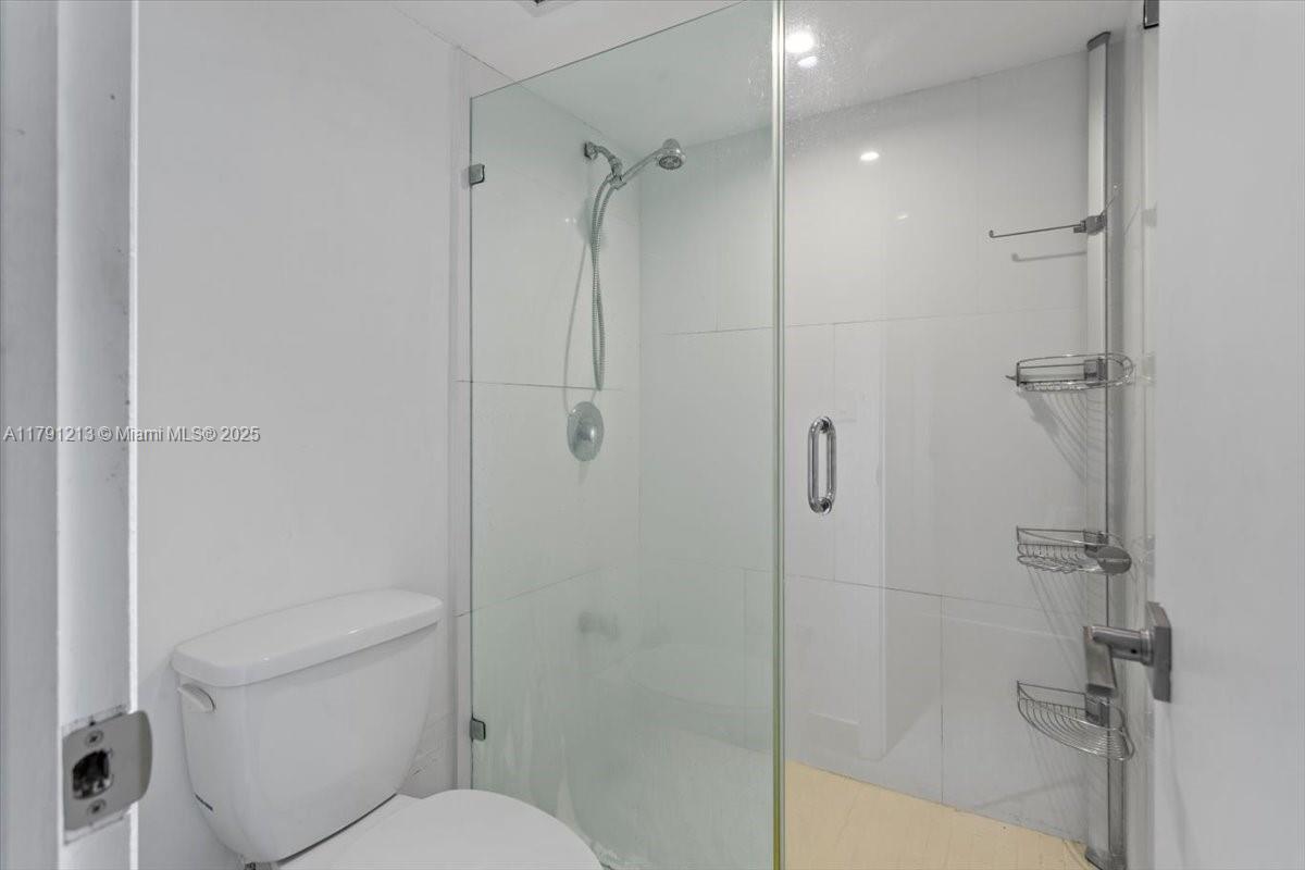 ARLEN HOUSE WEST CONDO - Residential