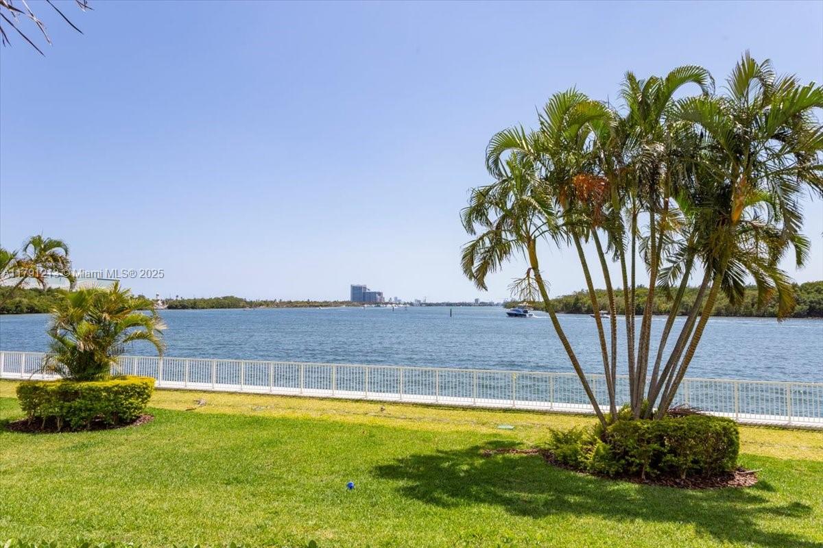 ARLEN HOUSE WEST CONDO - Residential
