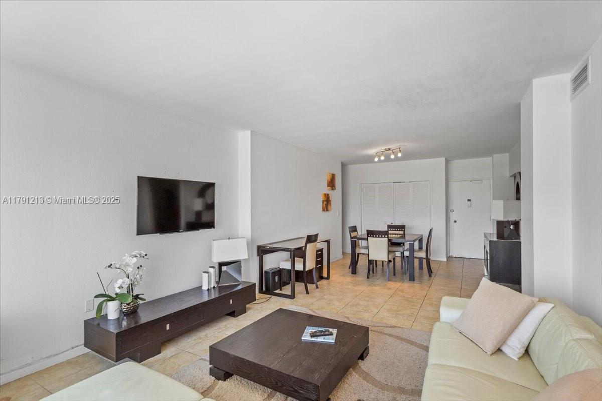 ARLEN HOUSE WEST CONDO - Residential