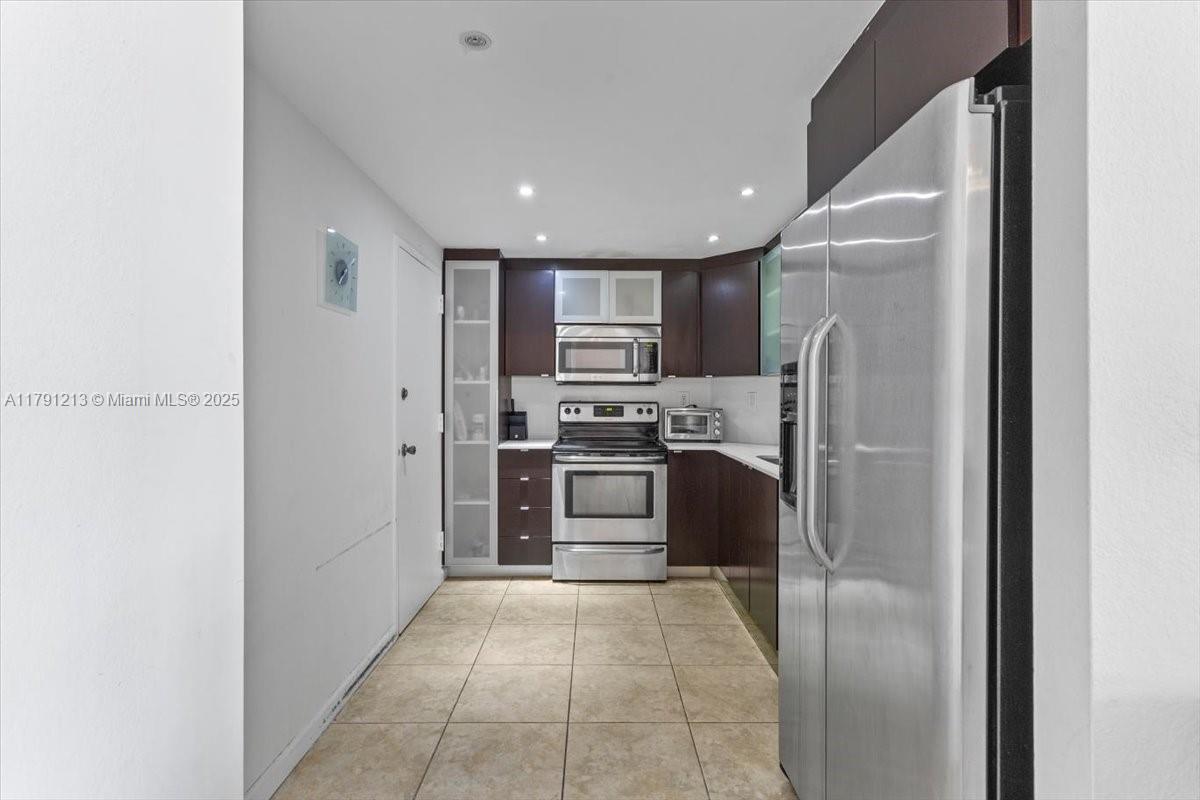 ARLEN HOUSE WEST CONDO - Residential