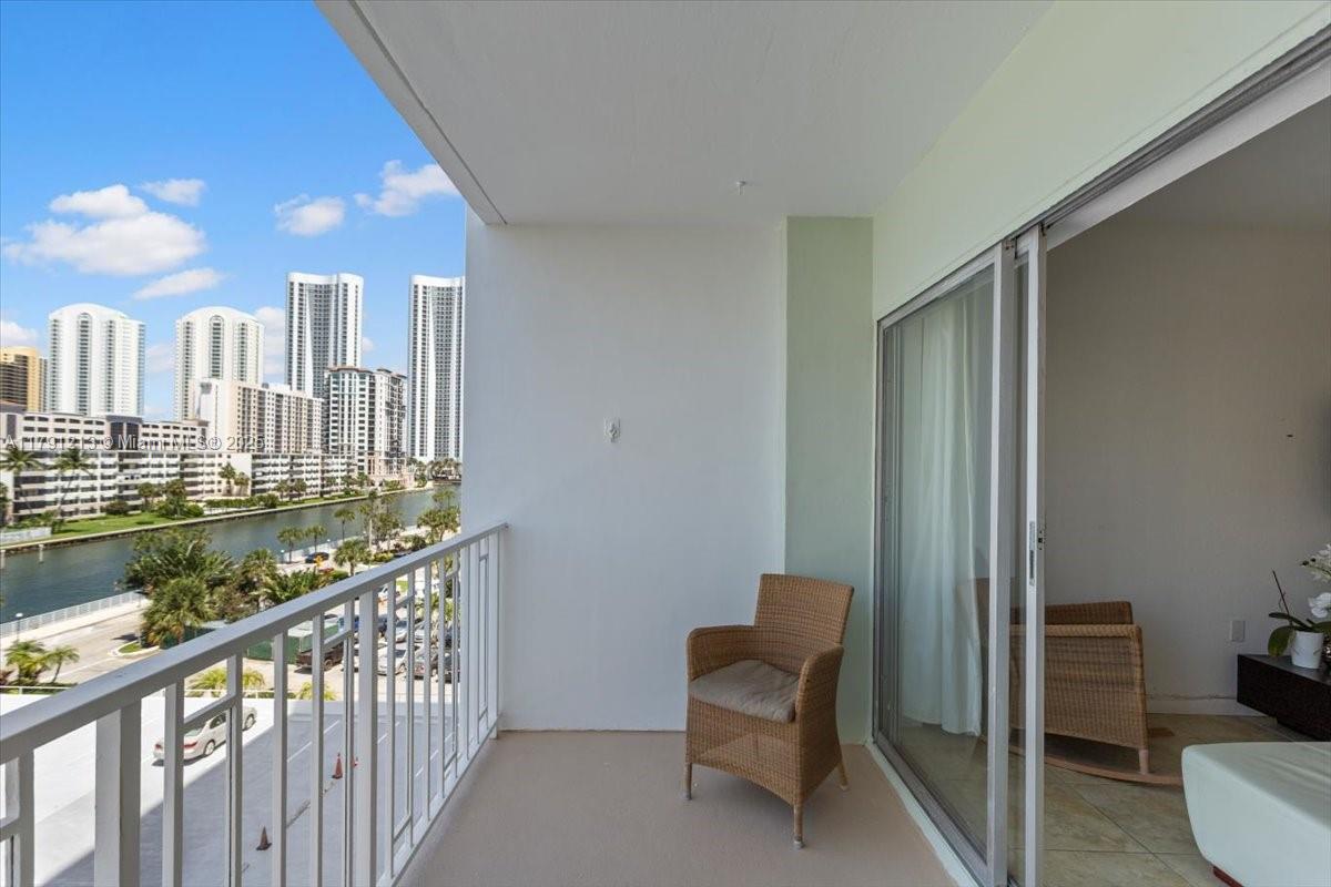 ARLEN HOUSE WEST CONDO - Residential