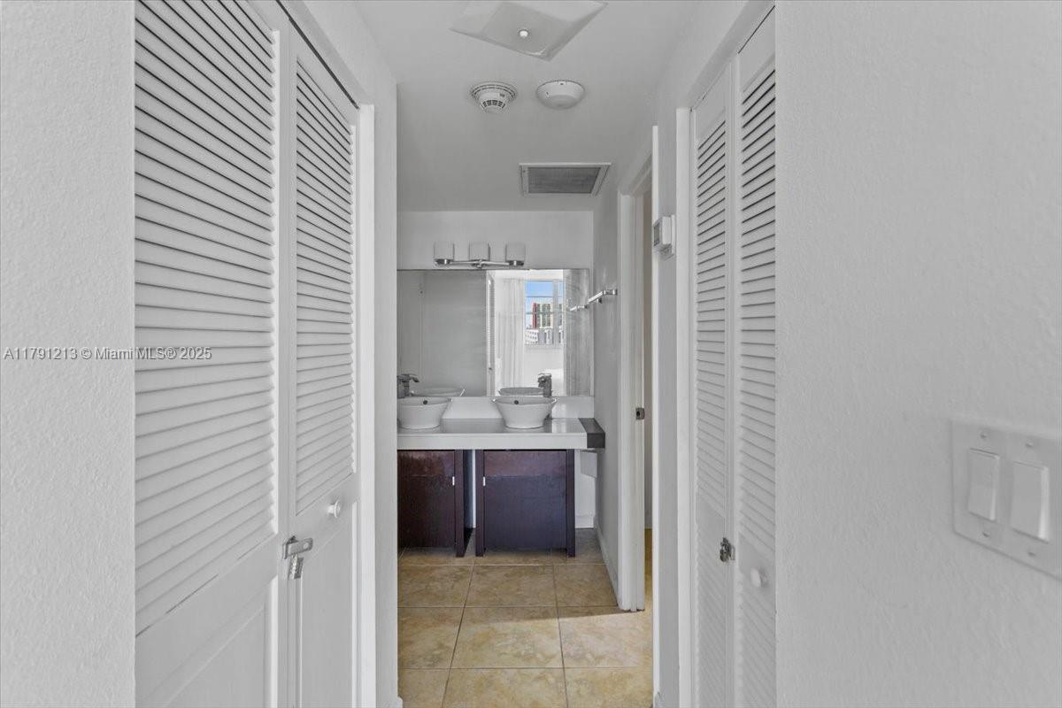 ARLEN HOUSE WEST CONDO - Residential