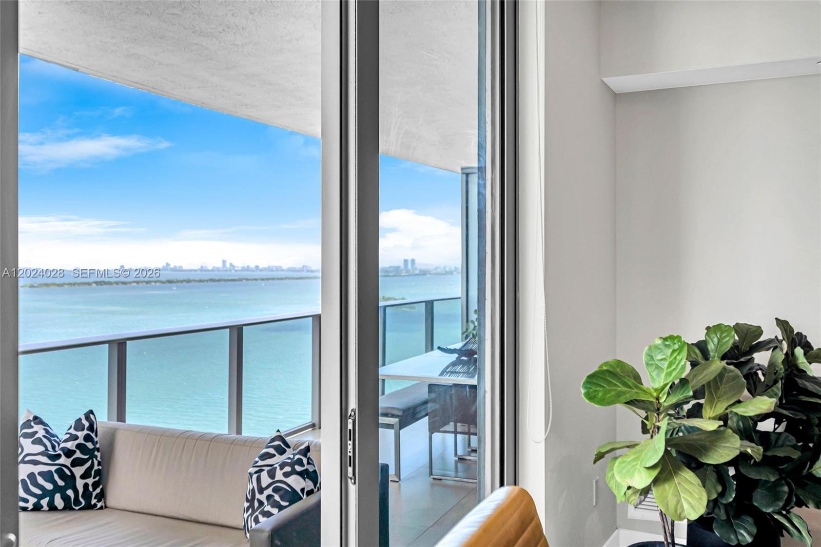ARIA ON THE BAY CONDO - Residential