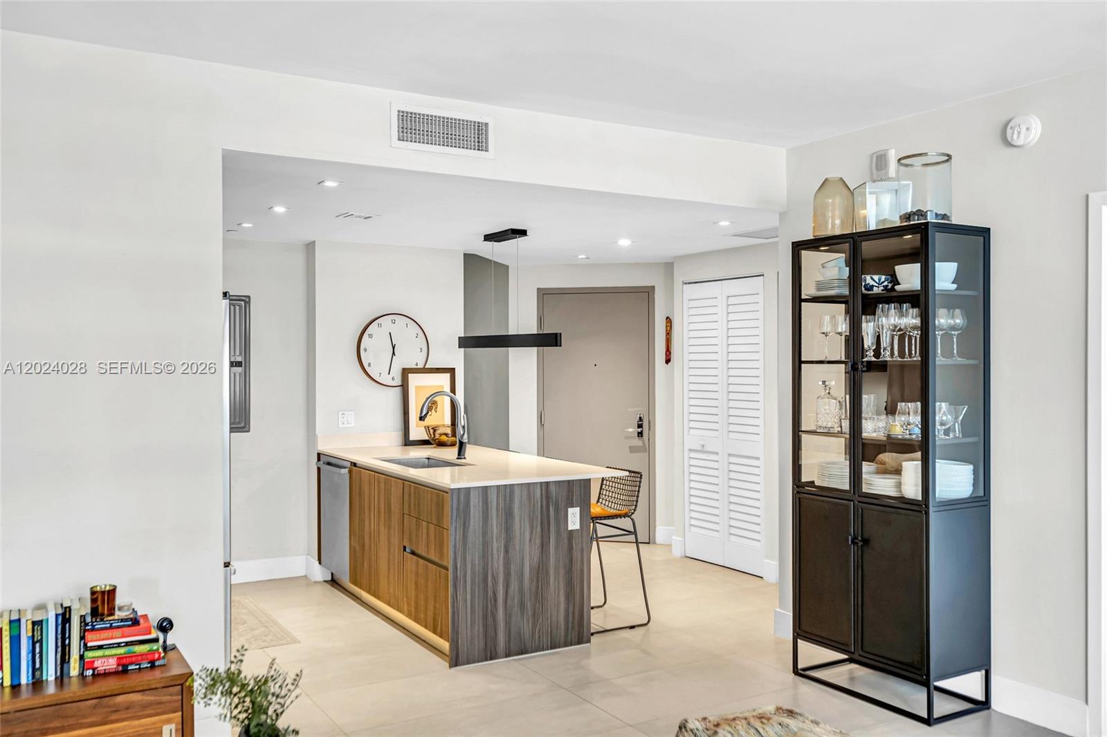 ARIA ON THE BAY CONDO - Residential