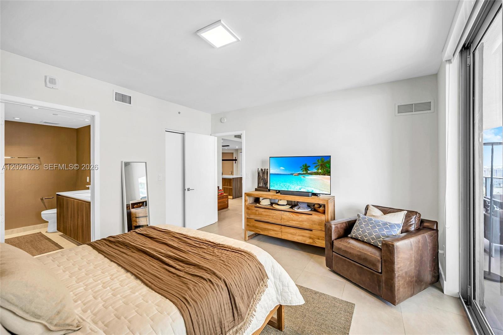 ARIA ON THE BAY CONDO - Residential