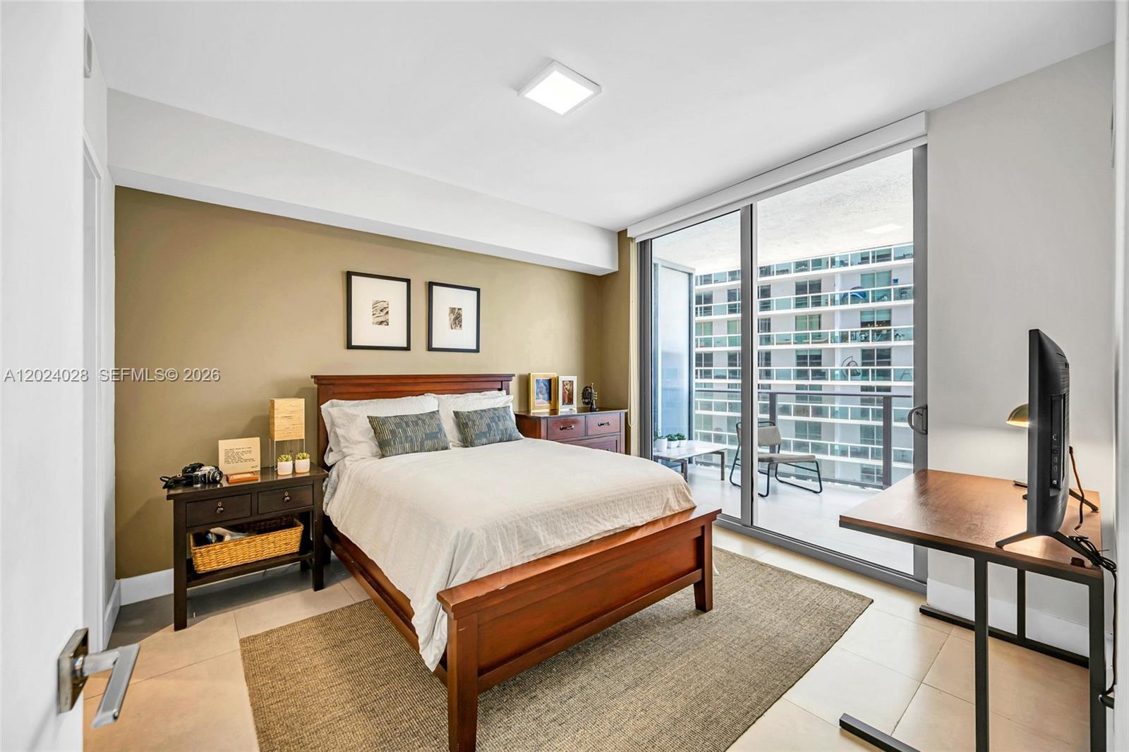 ARIA ON THE BAY CONDO - Residential