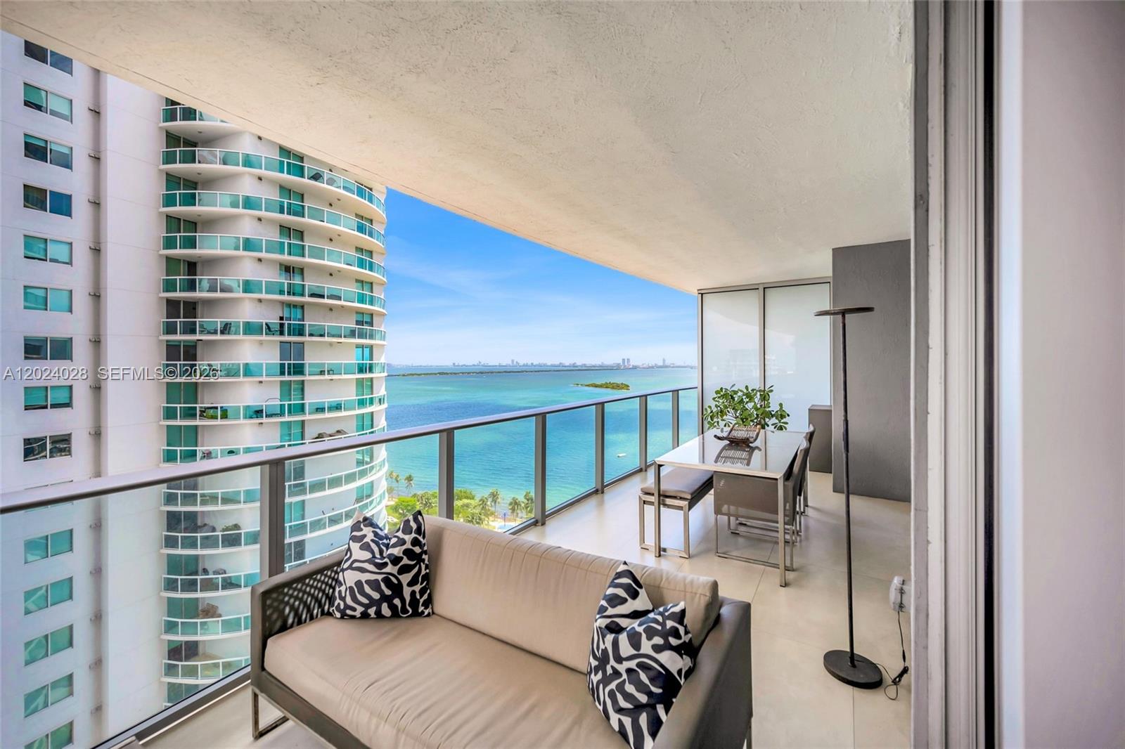 ARIA ON THE BAY CONDO - Residential