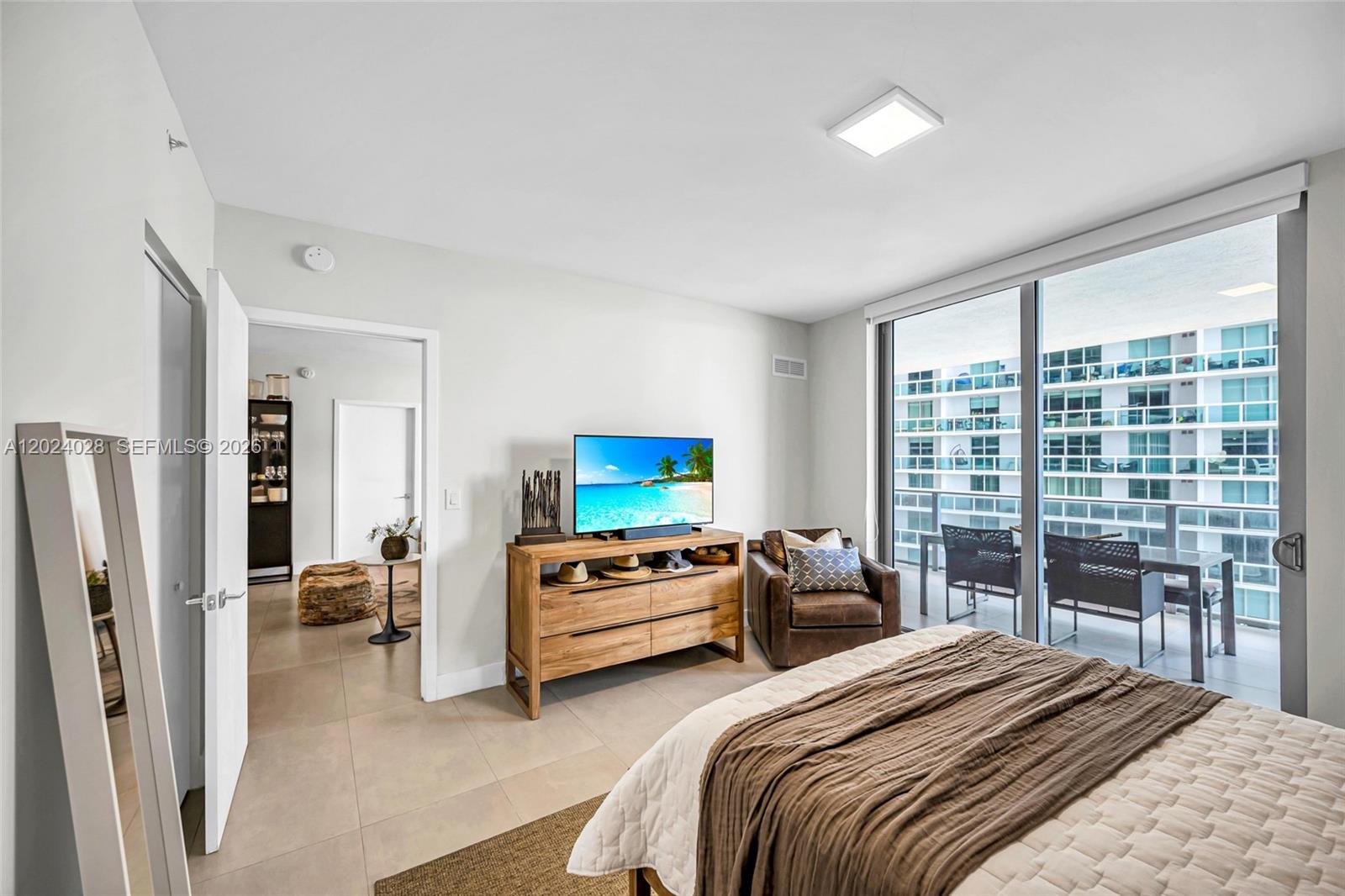 ARIA ON THE BAY CONDO - Residential