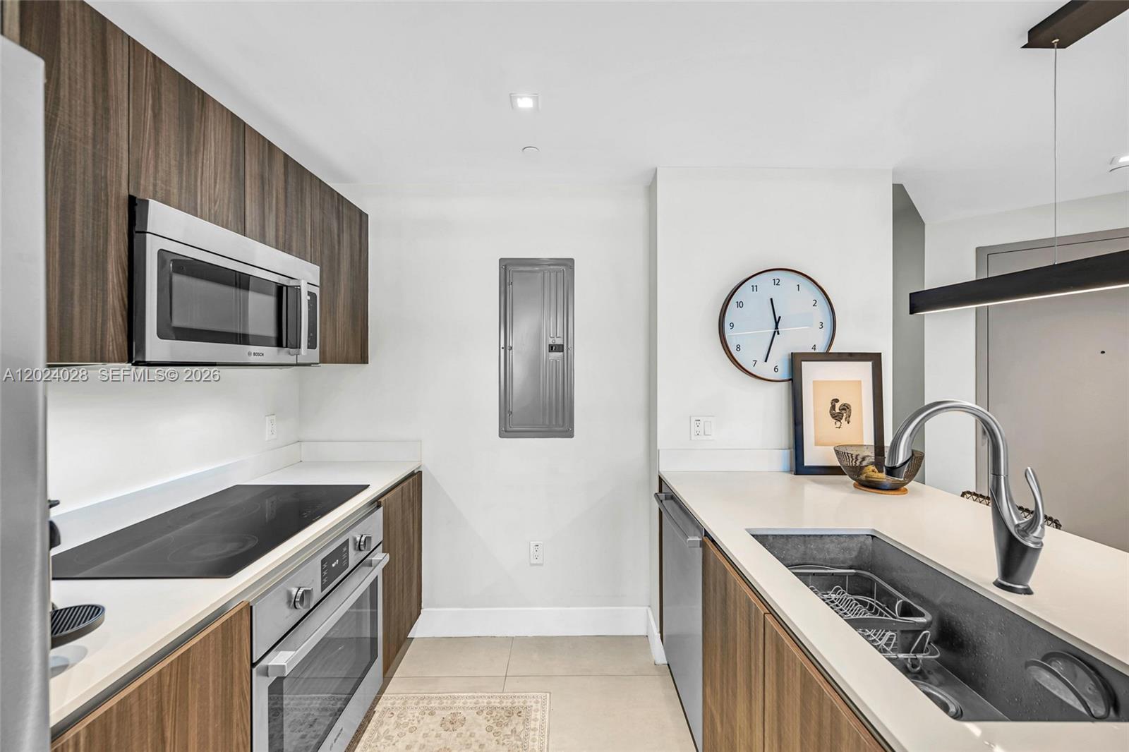 ARIA ON THE BAY CONDO - Residential