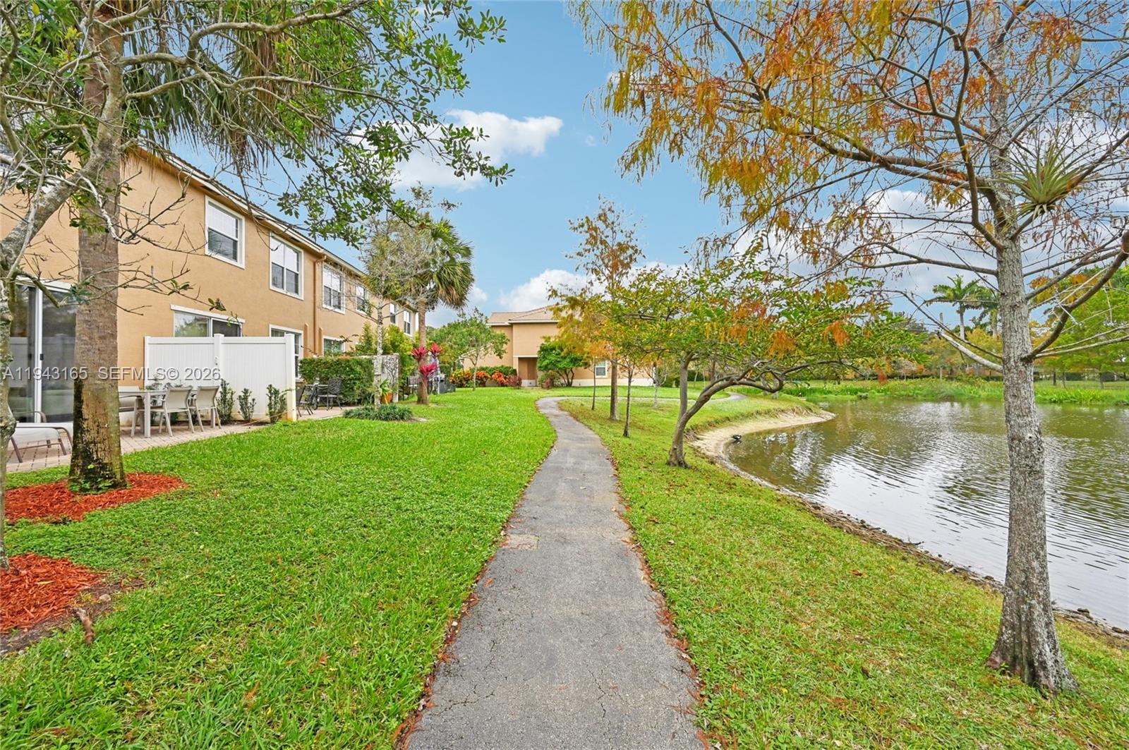 COLONY LAKE - Residential