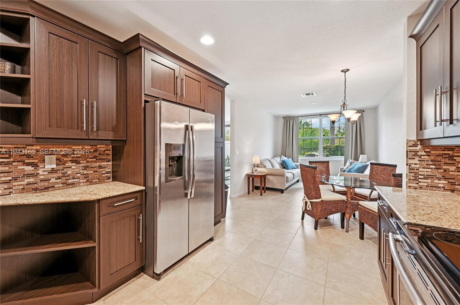 COLONY LAKE - Residential