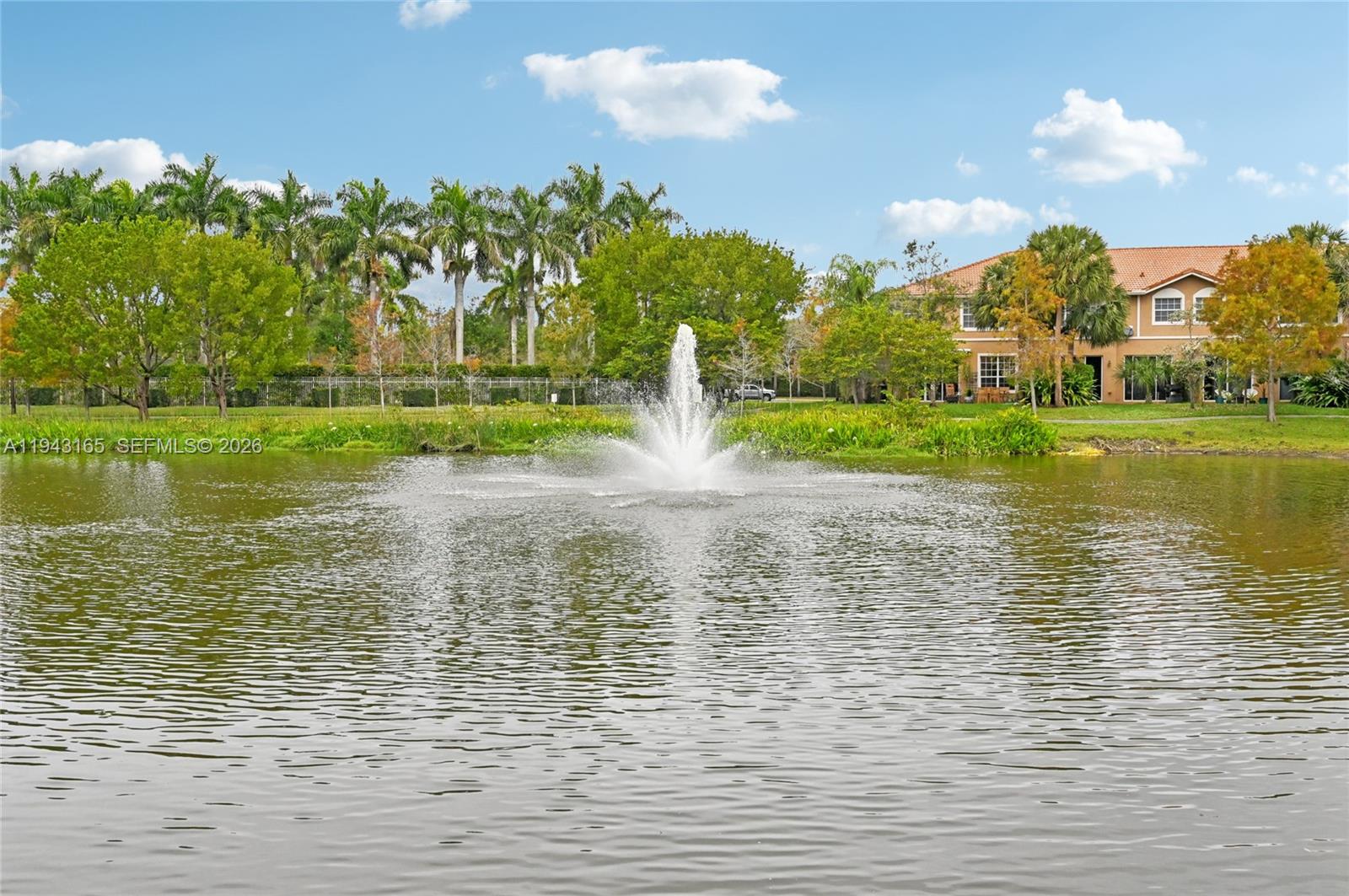 COLONY LAKE - Residential