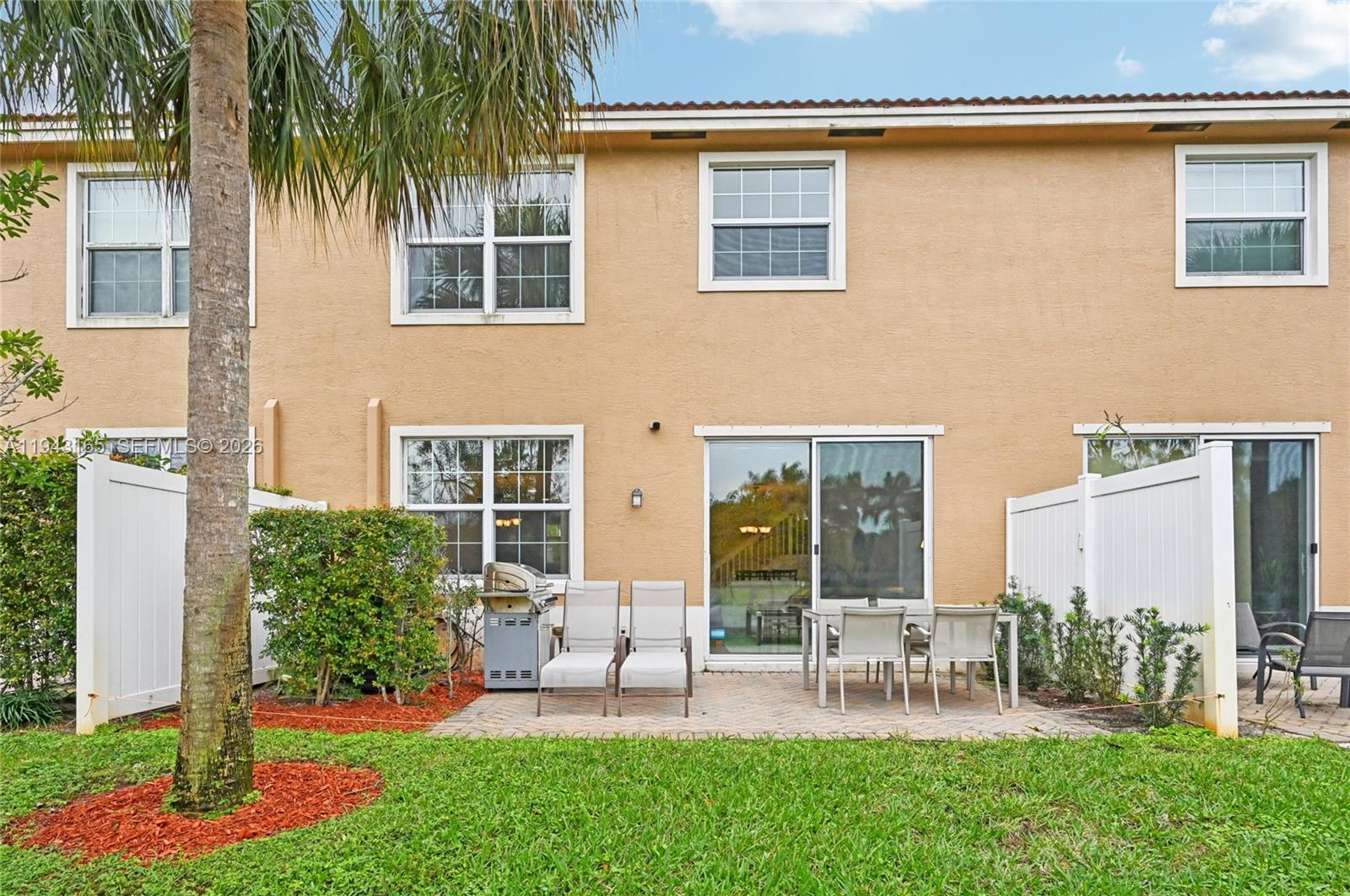 COLONY LAKE - Residential