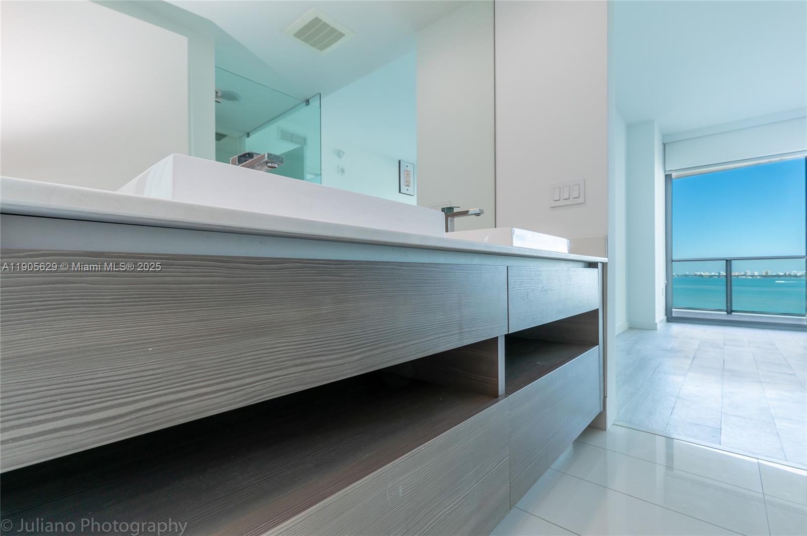 ICON BAY CONDO - Residential